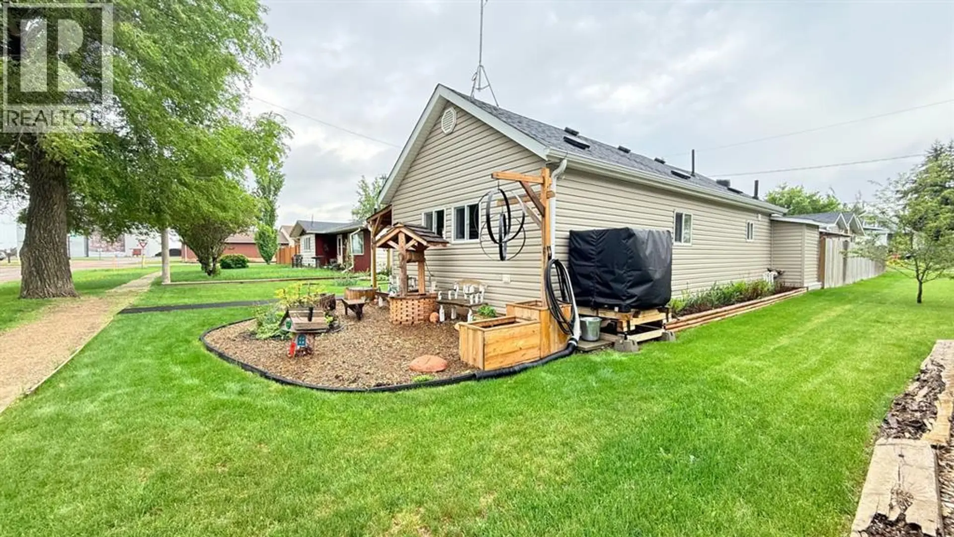 Property at 106 1 Street W, Lashburn, SK