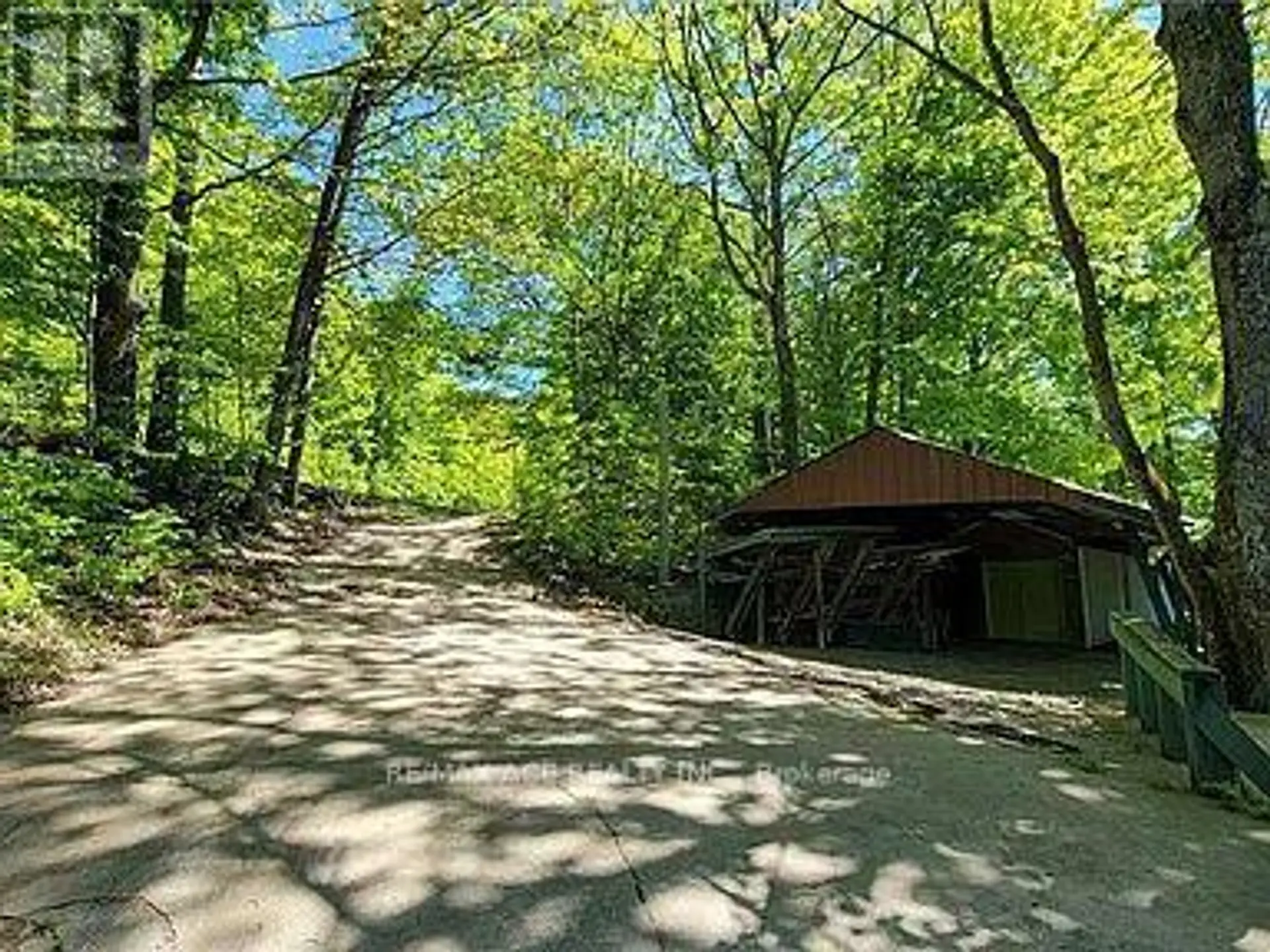 253 FARADALE DRIVE - Image 18