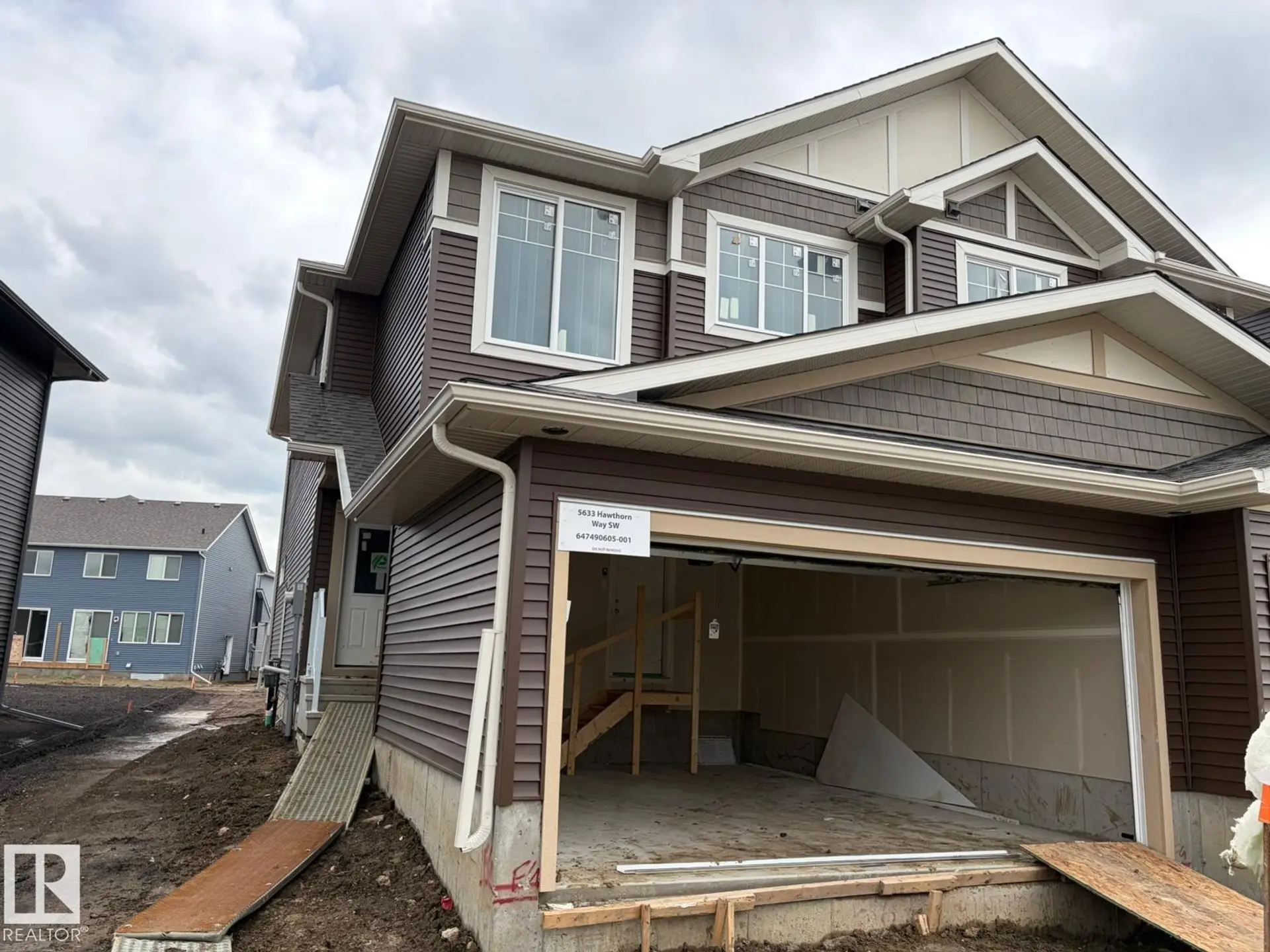 5633 HAWTHORN WY SW - Image 1