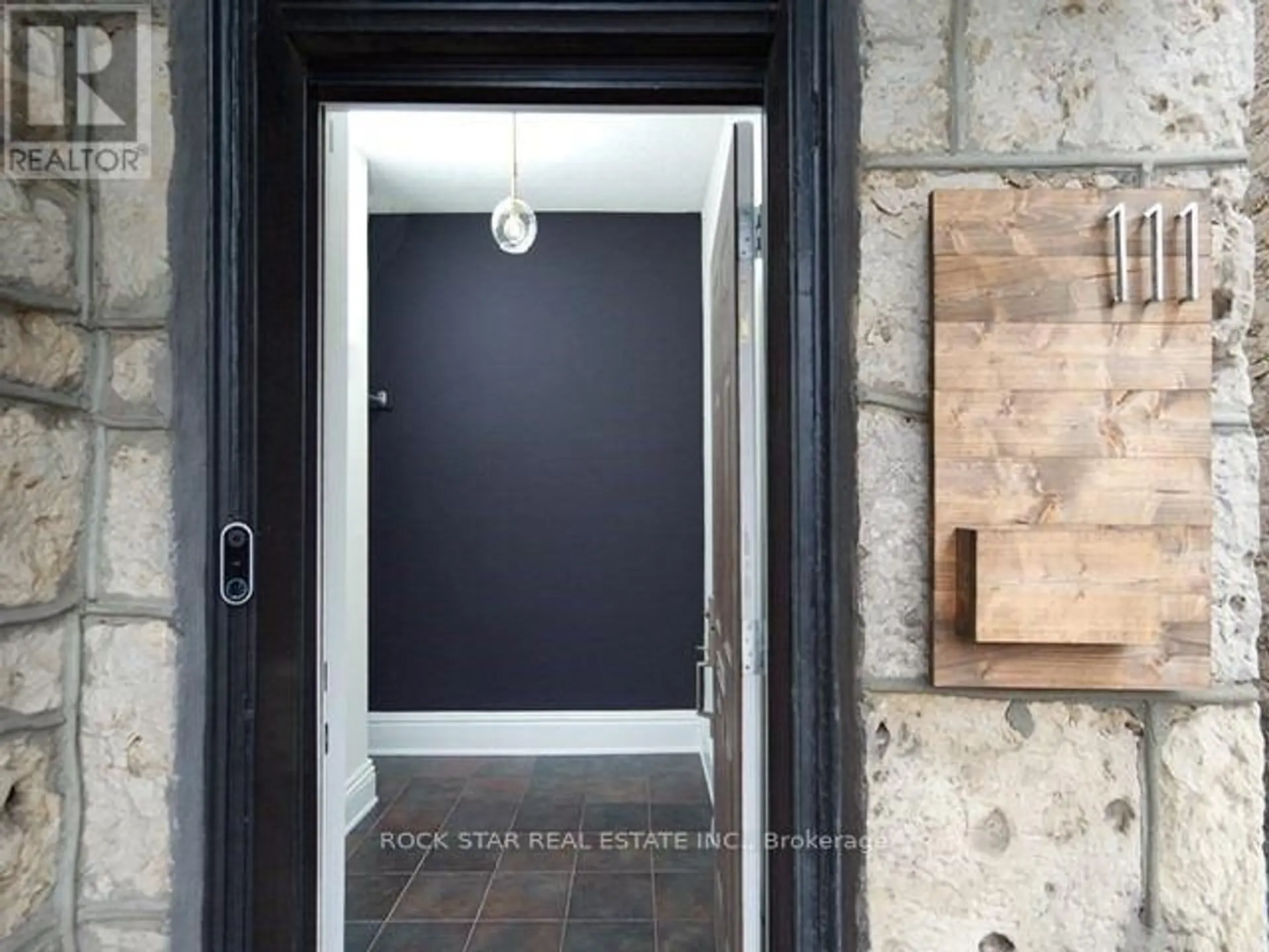 111 AINSLIE STREET N - Image 2