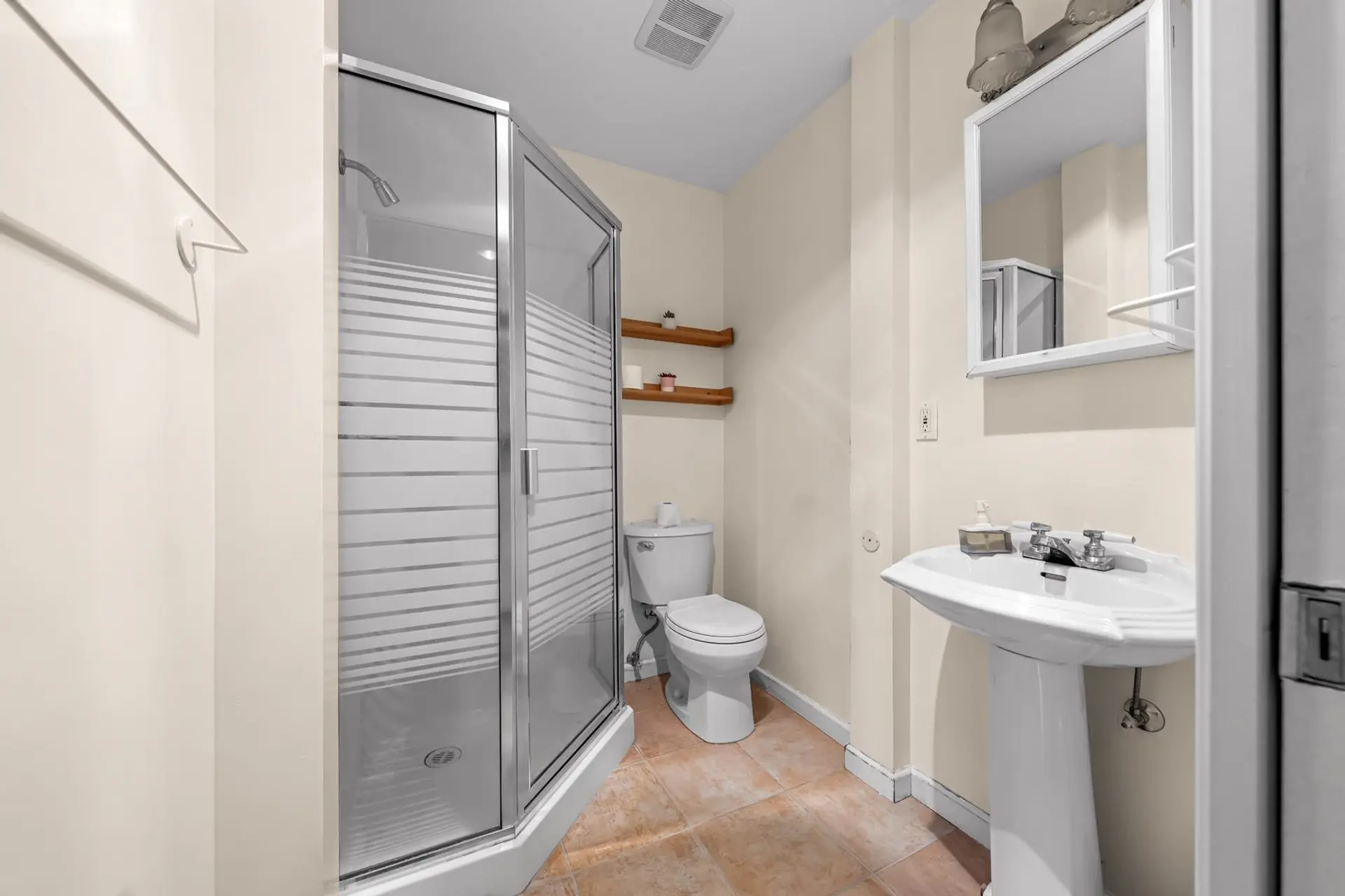7624 Ulster Street - Image 5