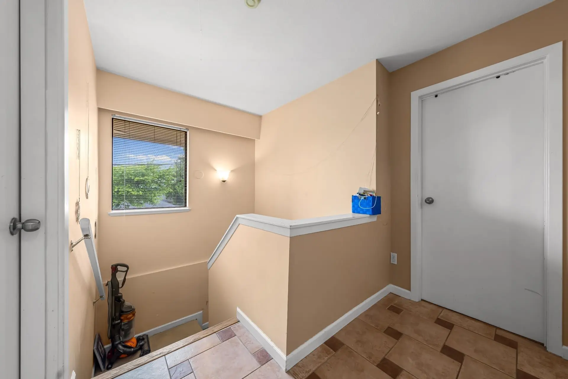 7624 Ulster Street - Image 7