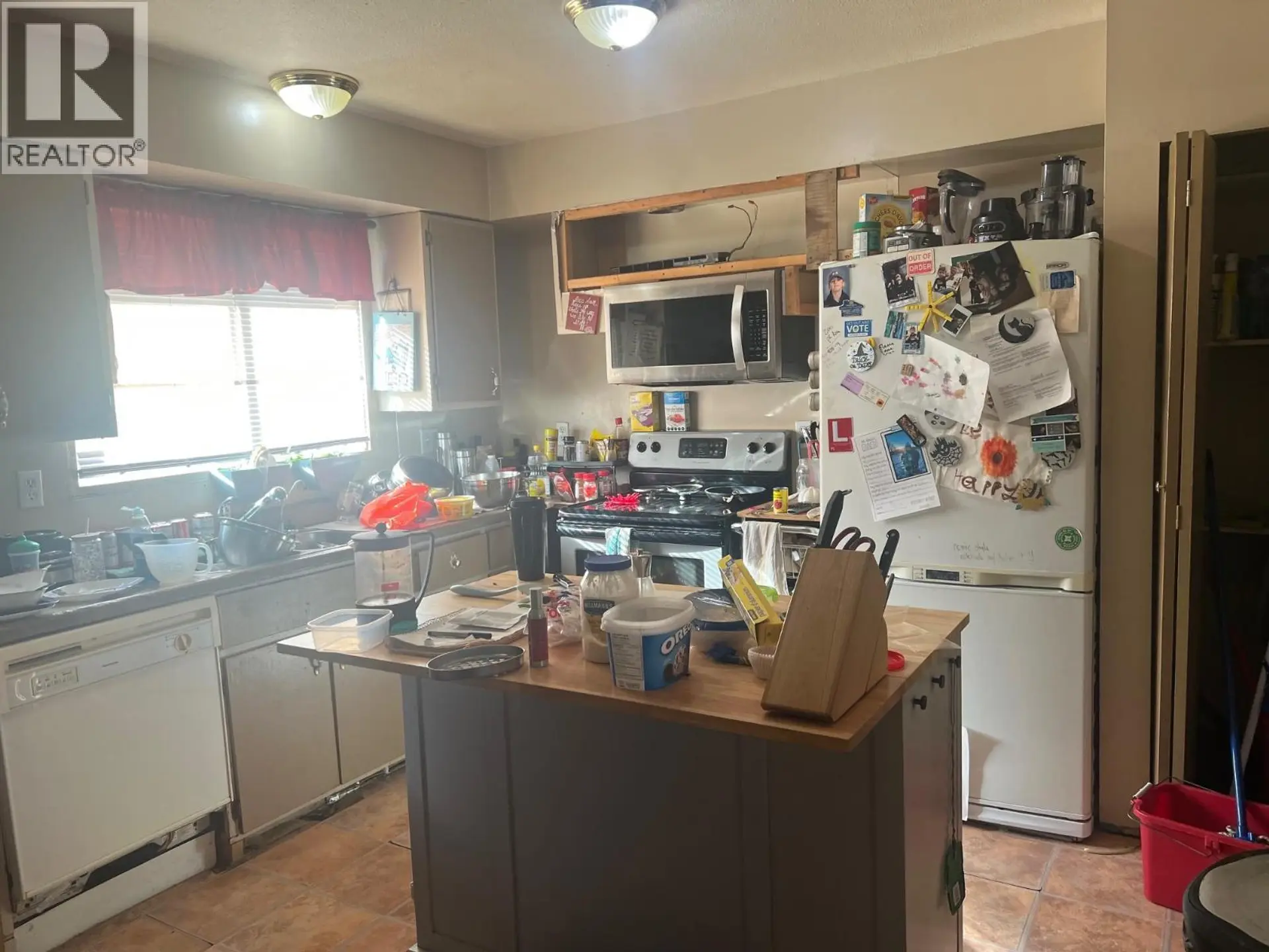 4809 51A Avenue - Image 3