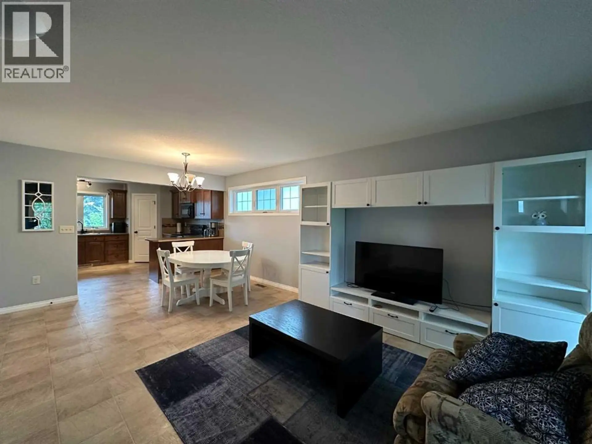 5018 61 AvenueClose - Image 10