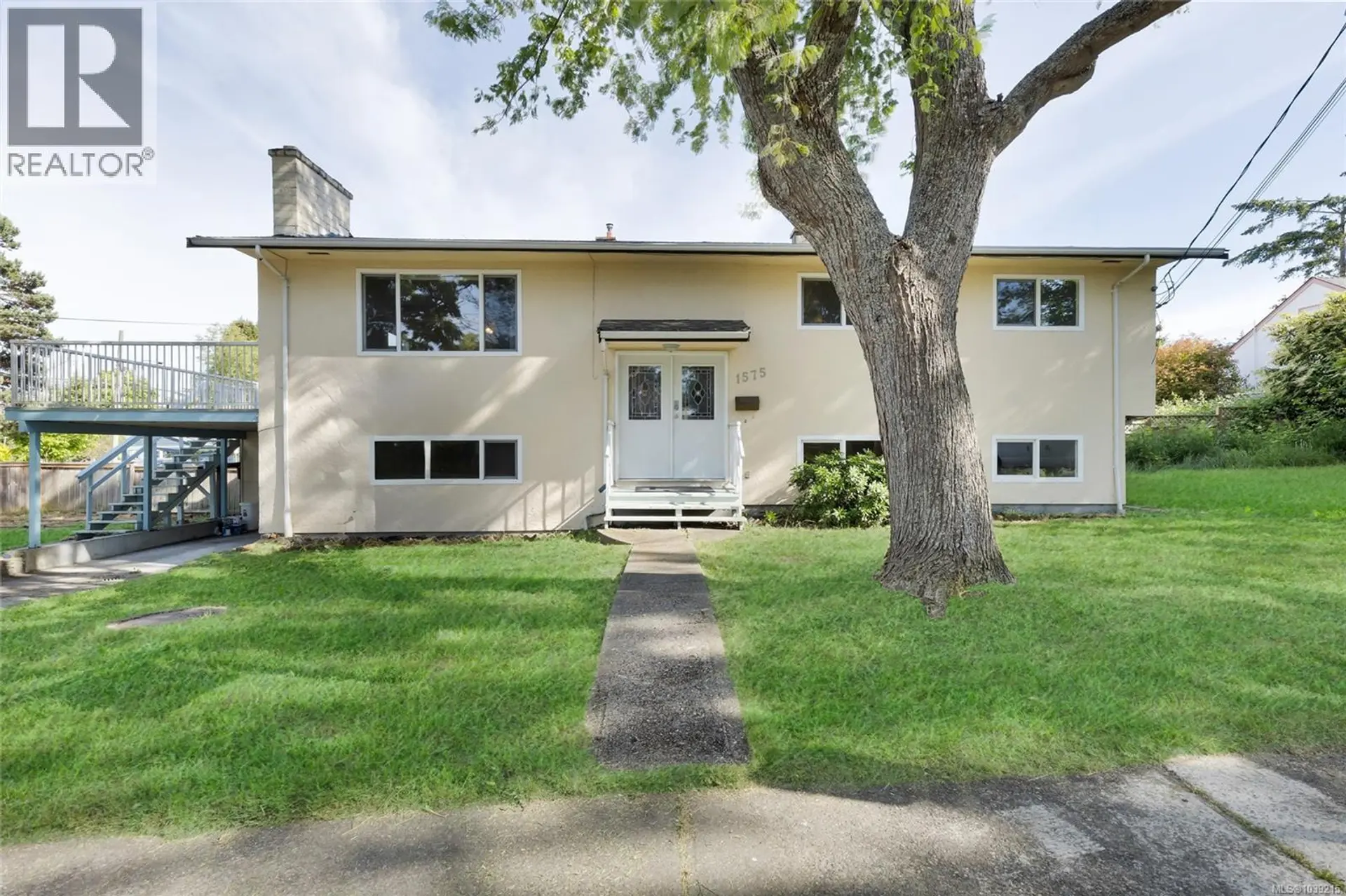 Property at 1575 Burton Ave, Victoria, BC