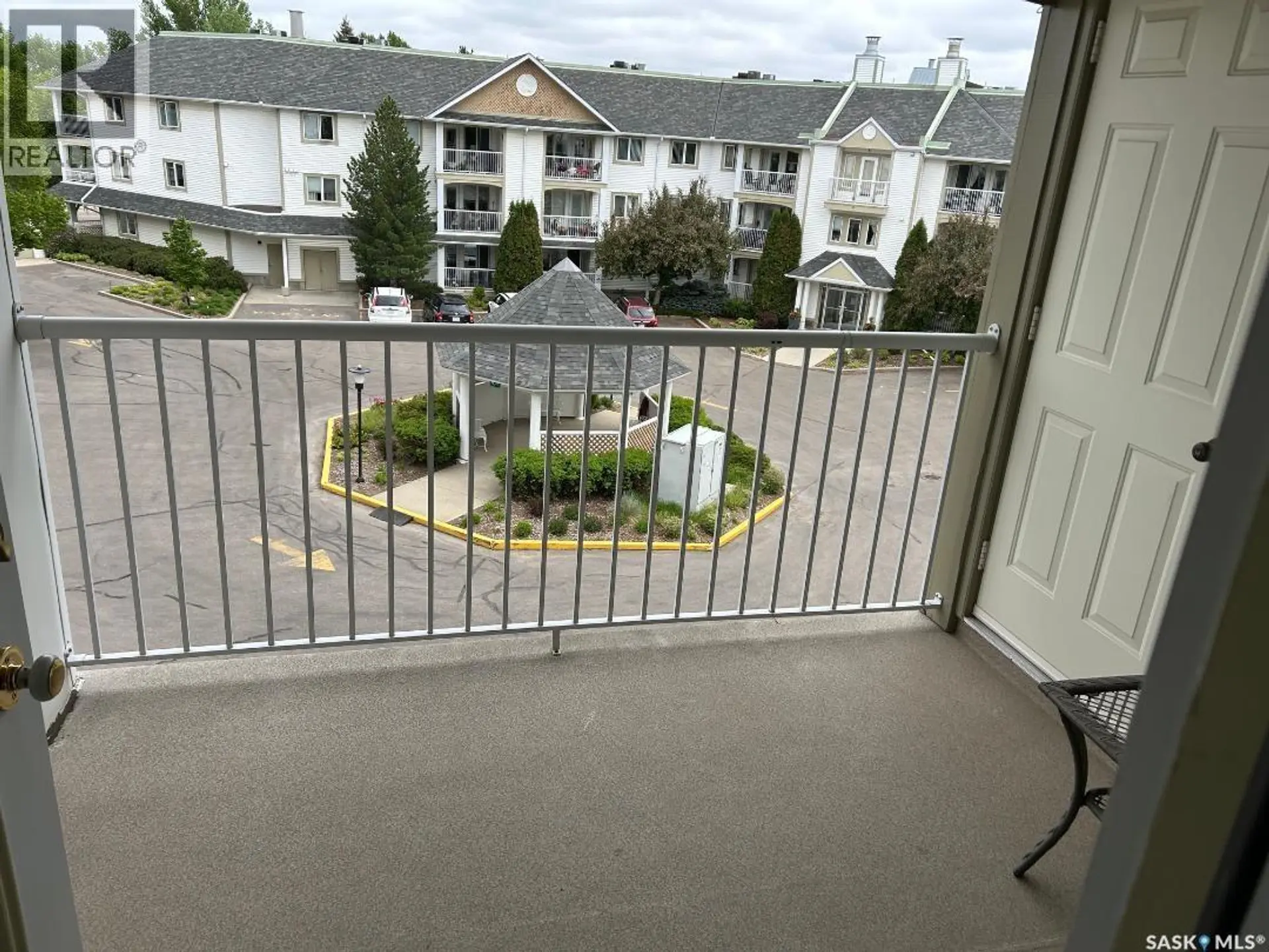 #305 303 Pinehouse DRIVE - Image 4