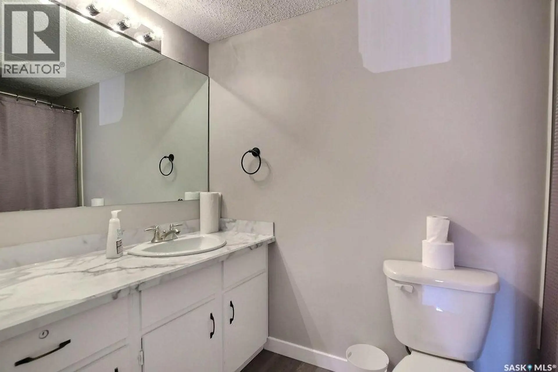 #118 2315 McIntyre STREET - Image 13