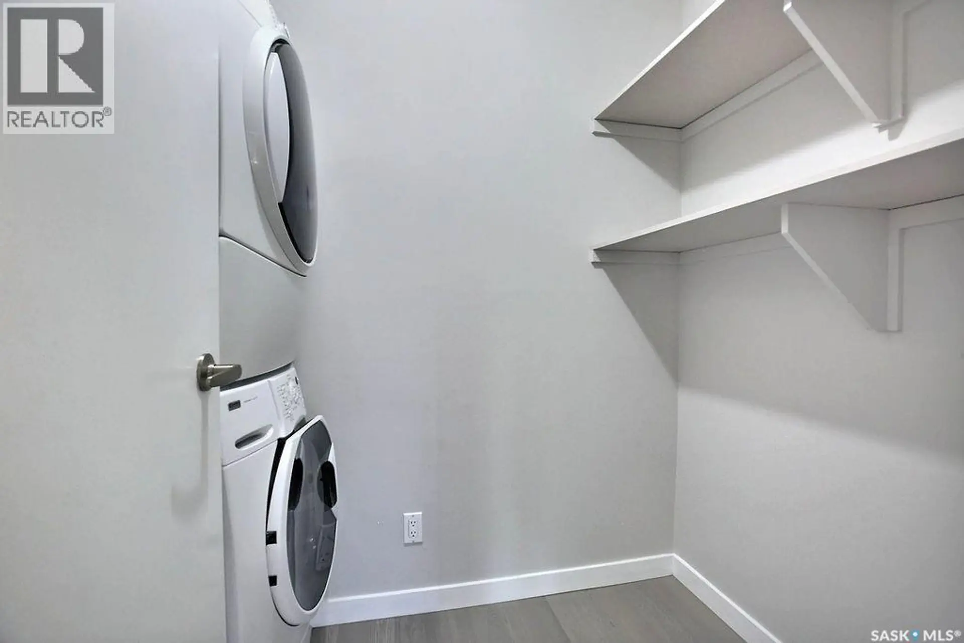 #118 2315 McIntyre STREET - Image 14