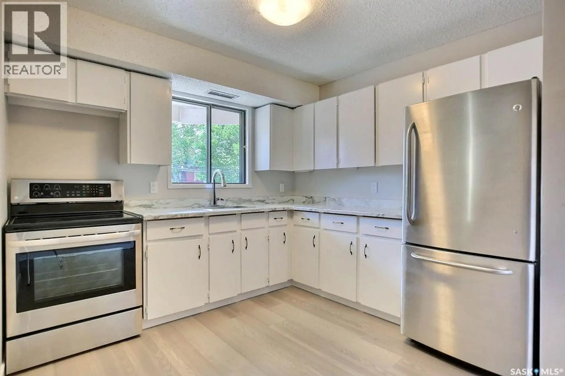 #118 2315 McIntyre STREET - Image 3