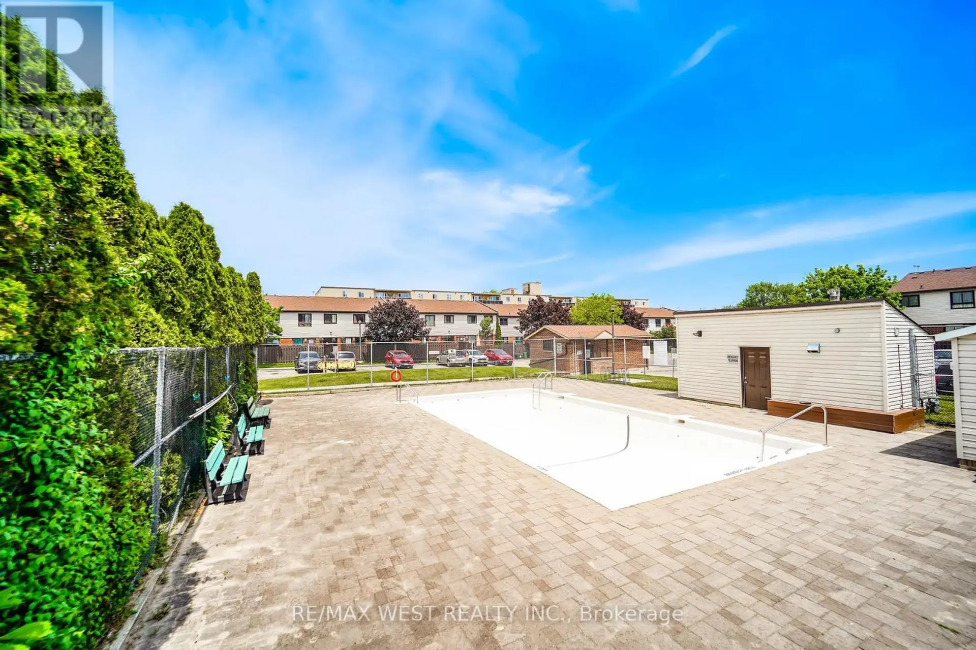 #105 960 GLEN STREET - Image 10