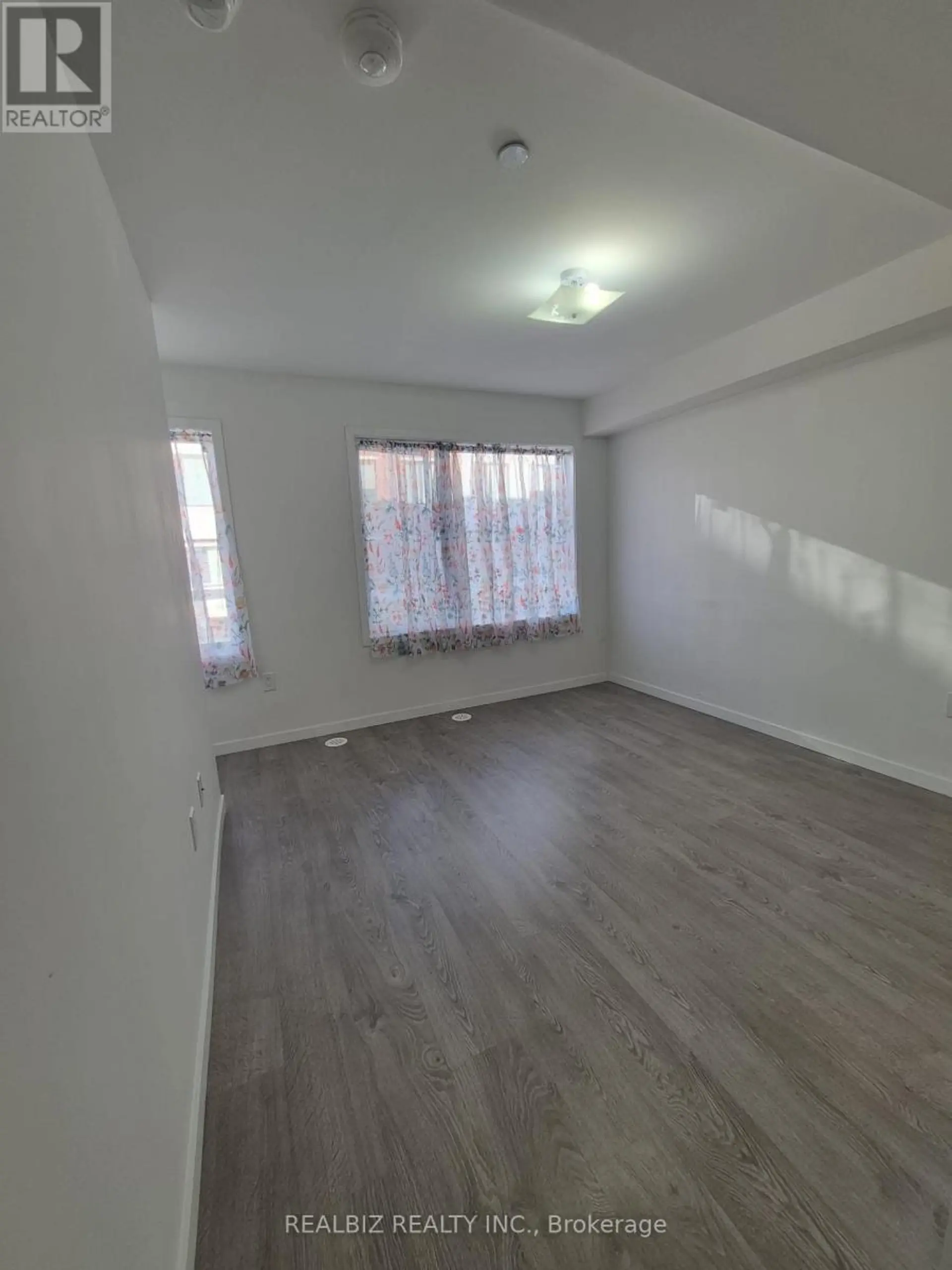 #77 400 ALEX GARDNER CIRCLE - Image 11
