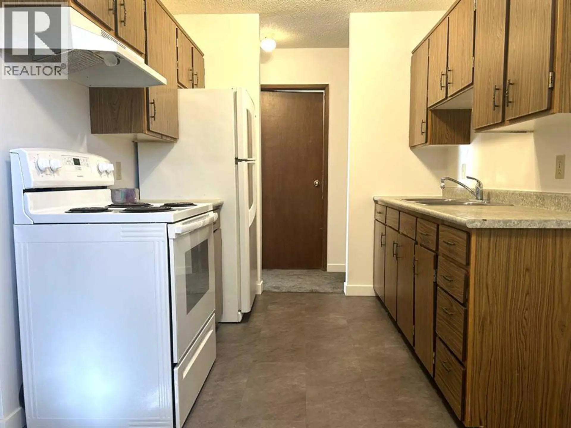 223 5 Street NW - Image 7