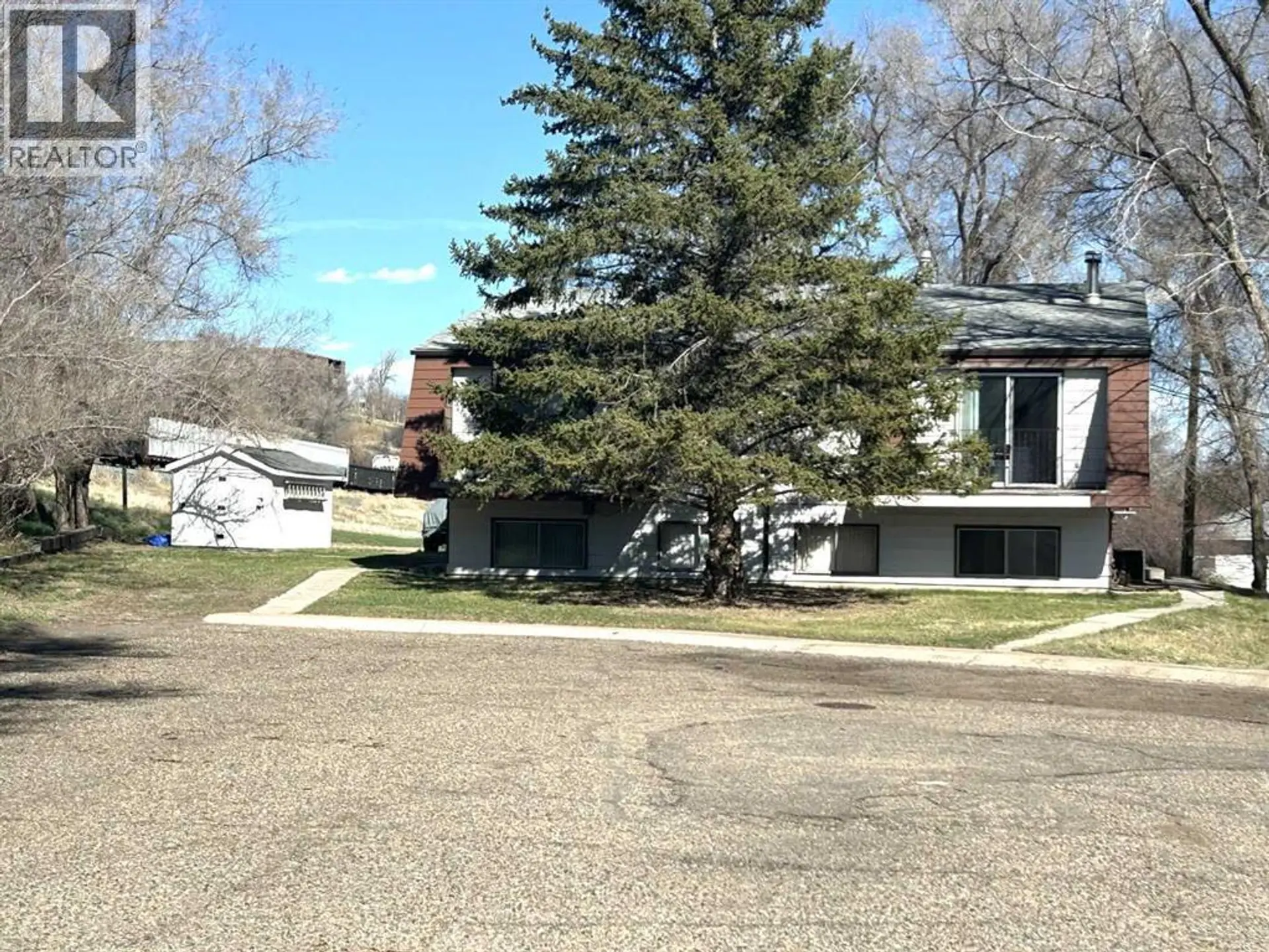 223 5 Street NW - Image 1