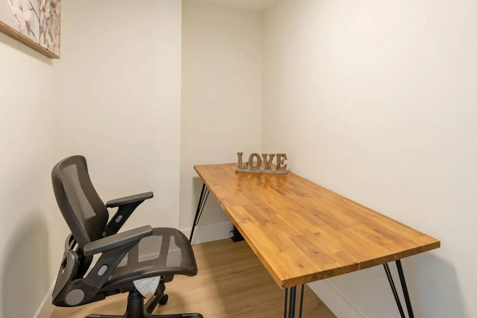 #3506 688 Abbott Street - Image 9
