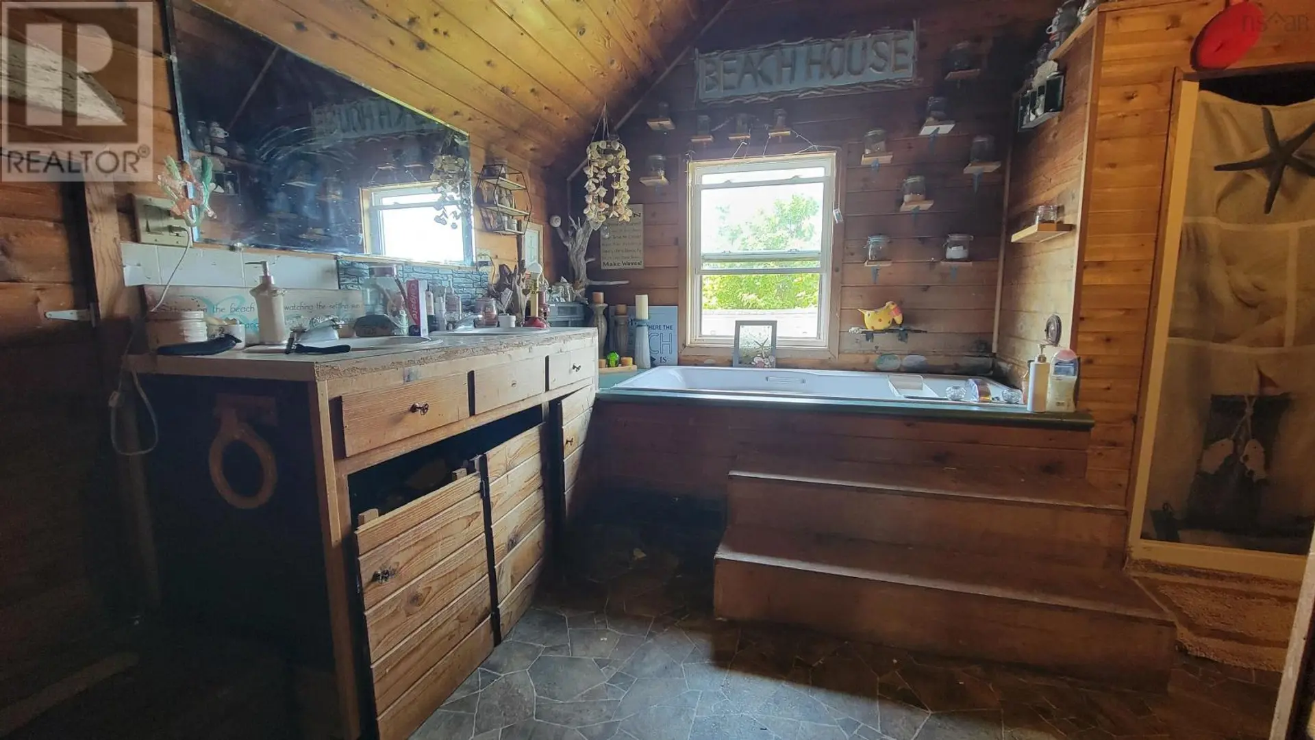 1641 1 Highway - Image 19