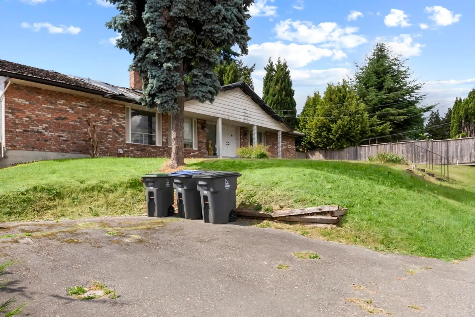 12140 96 Avenue - Image 11