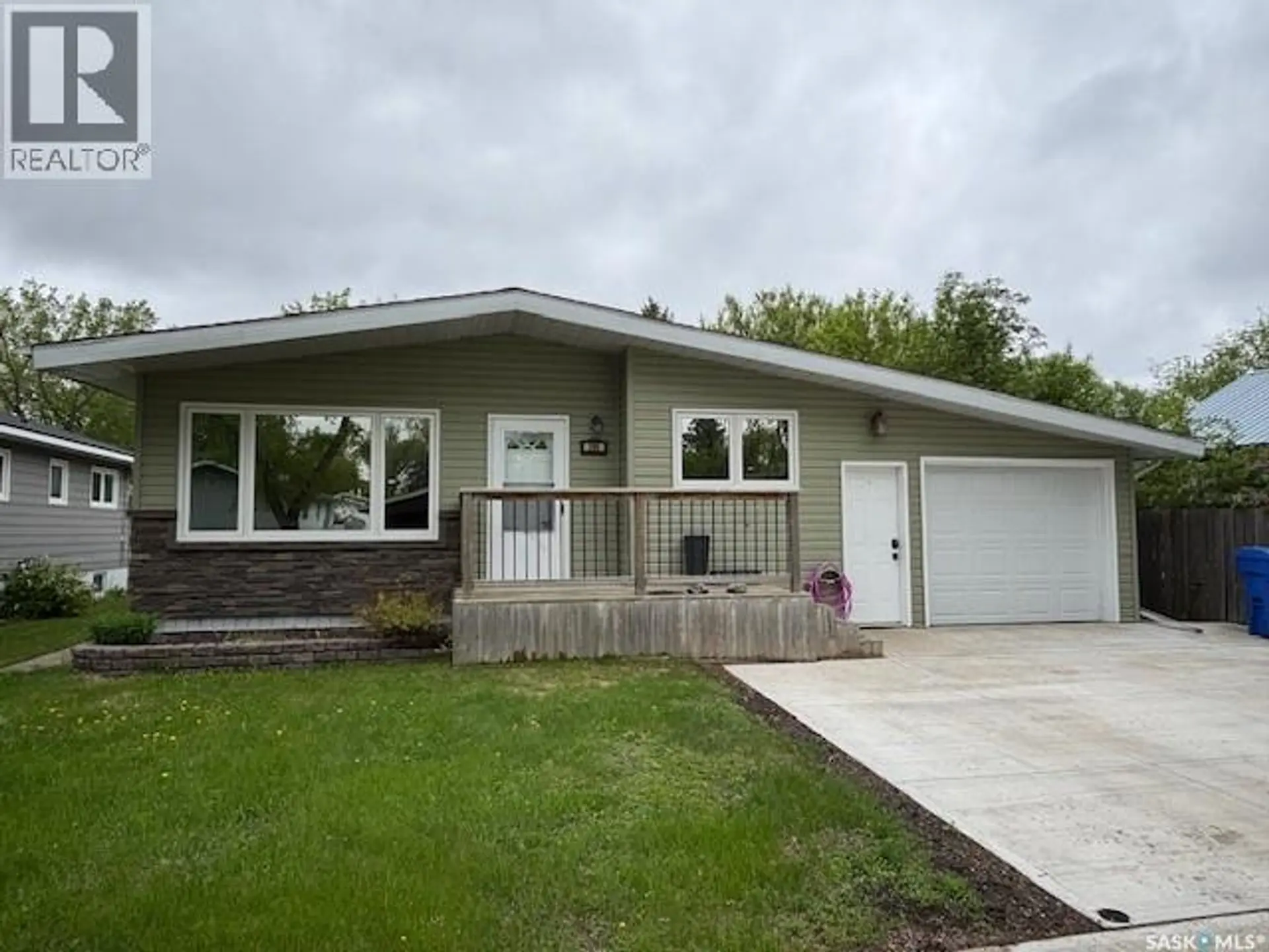 Property at 206 3rd AVENUE W, Canora, SK