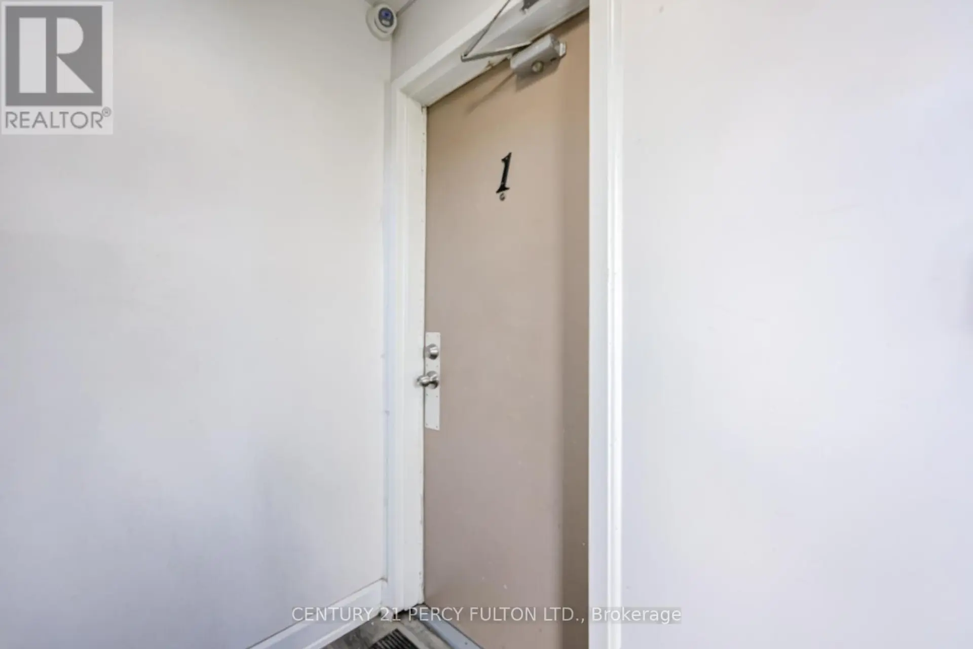 1100 SIMCOE STREET S - Image 4