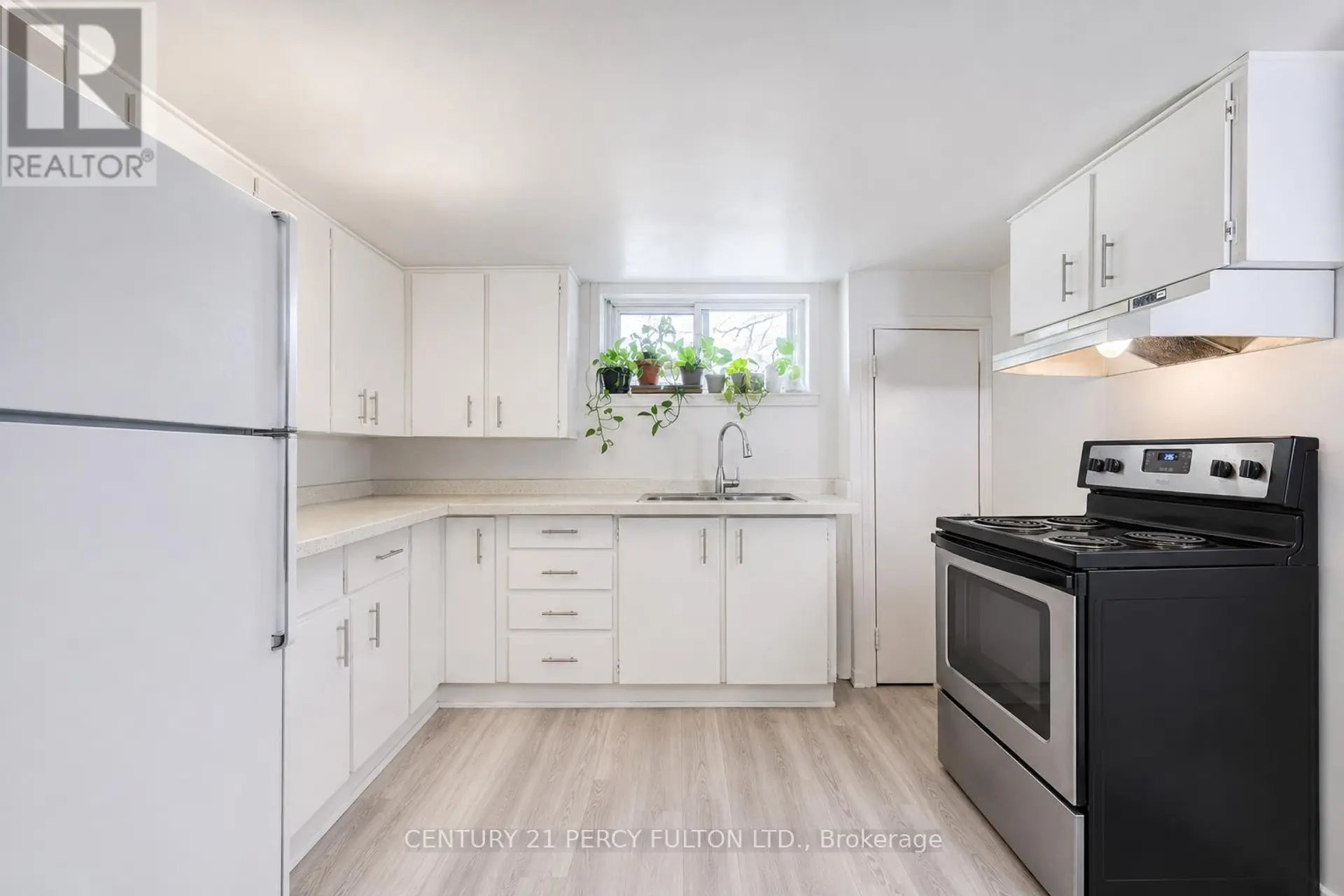 1100 SIMCOE STREET S - Image 9