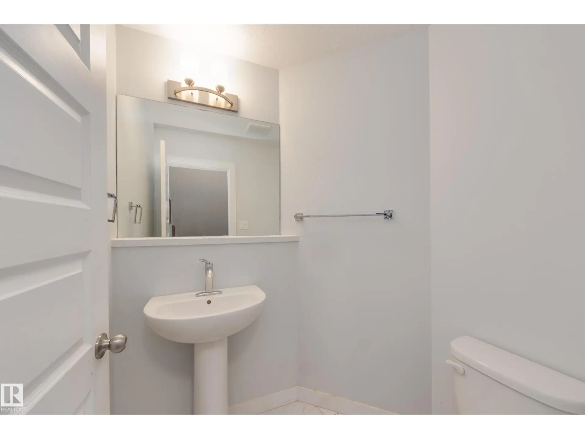 #66- 723 172 ST SW - Image 4