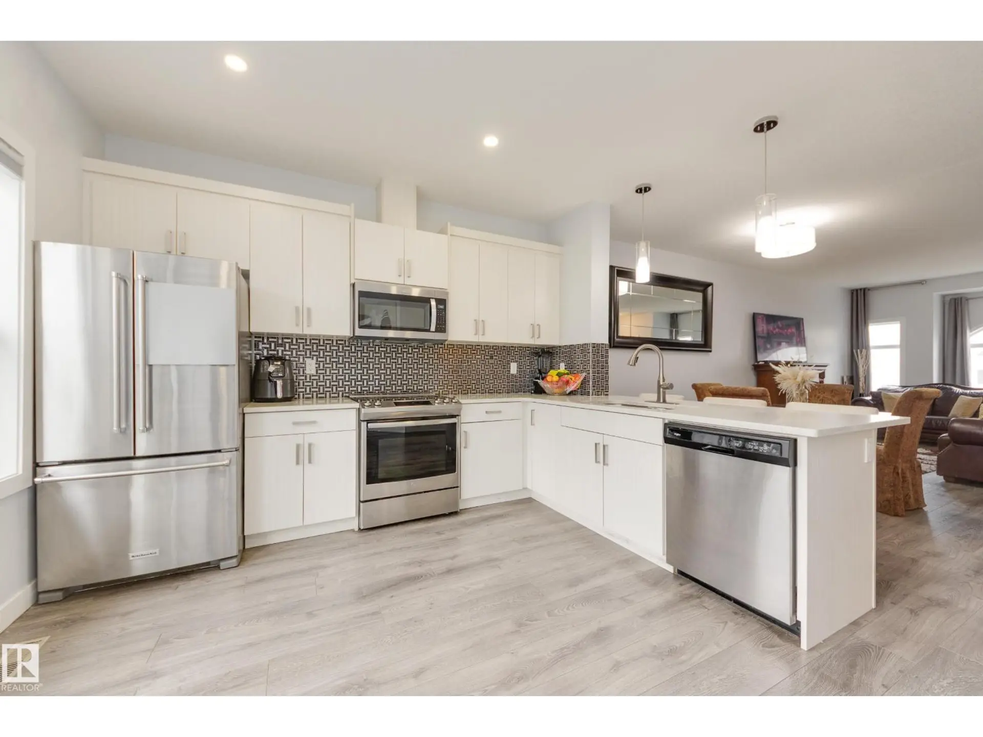 #66- 723 172 ST SW - Image 1
