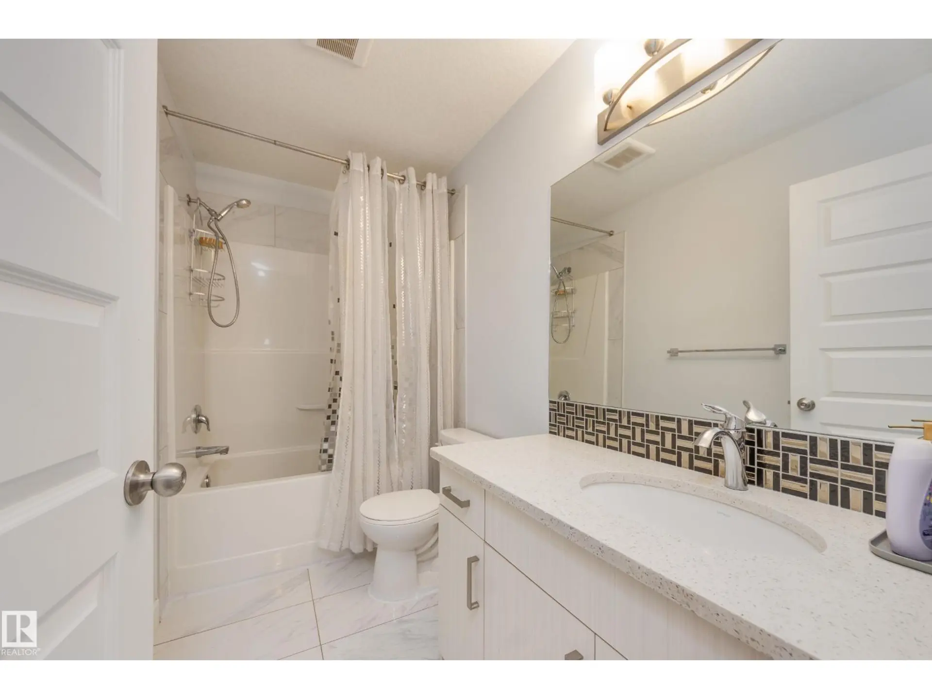 #66- 723 172 ST SW - Image 12