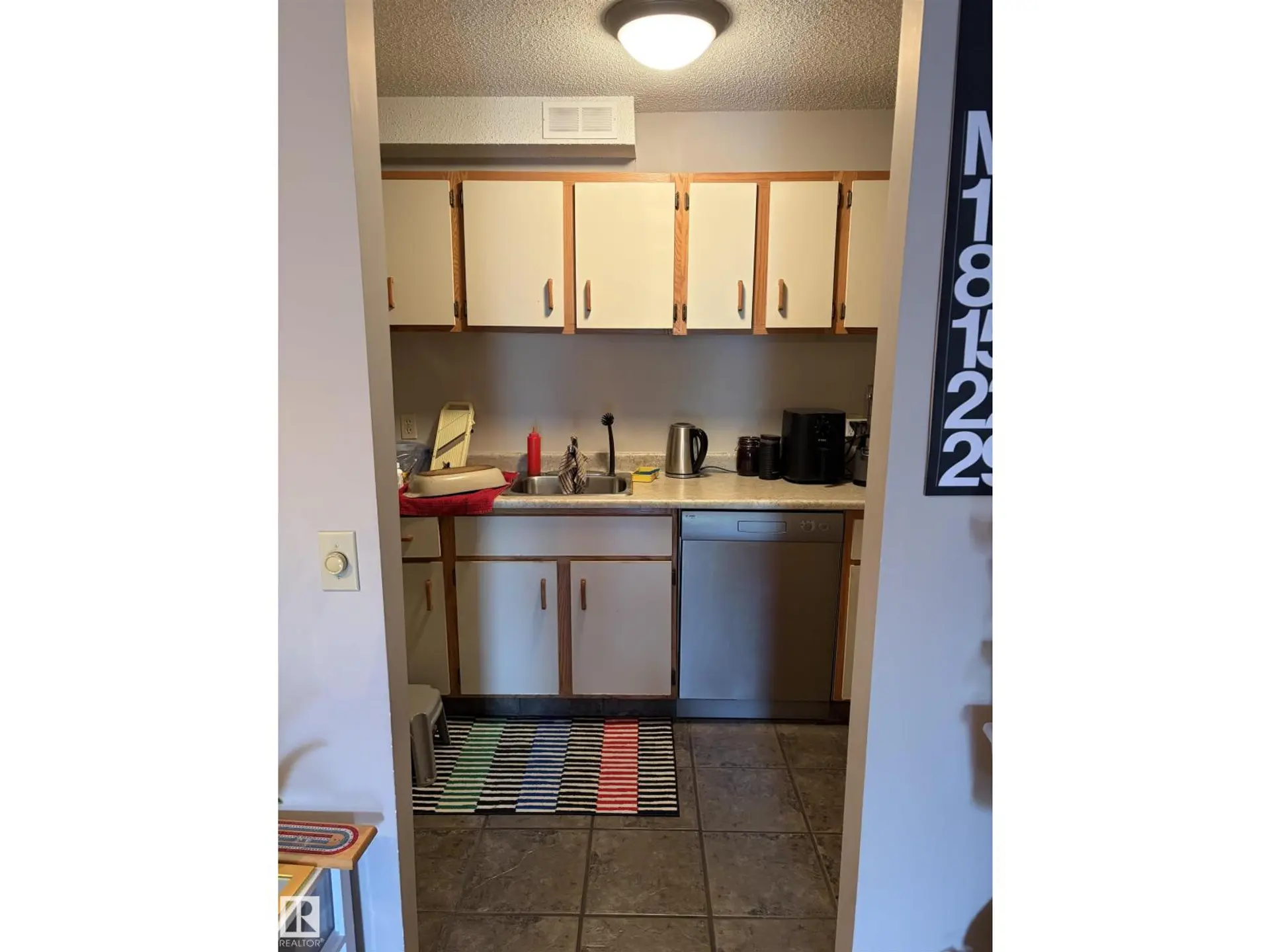 #304 9854 88 AV NW - Image 5