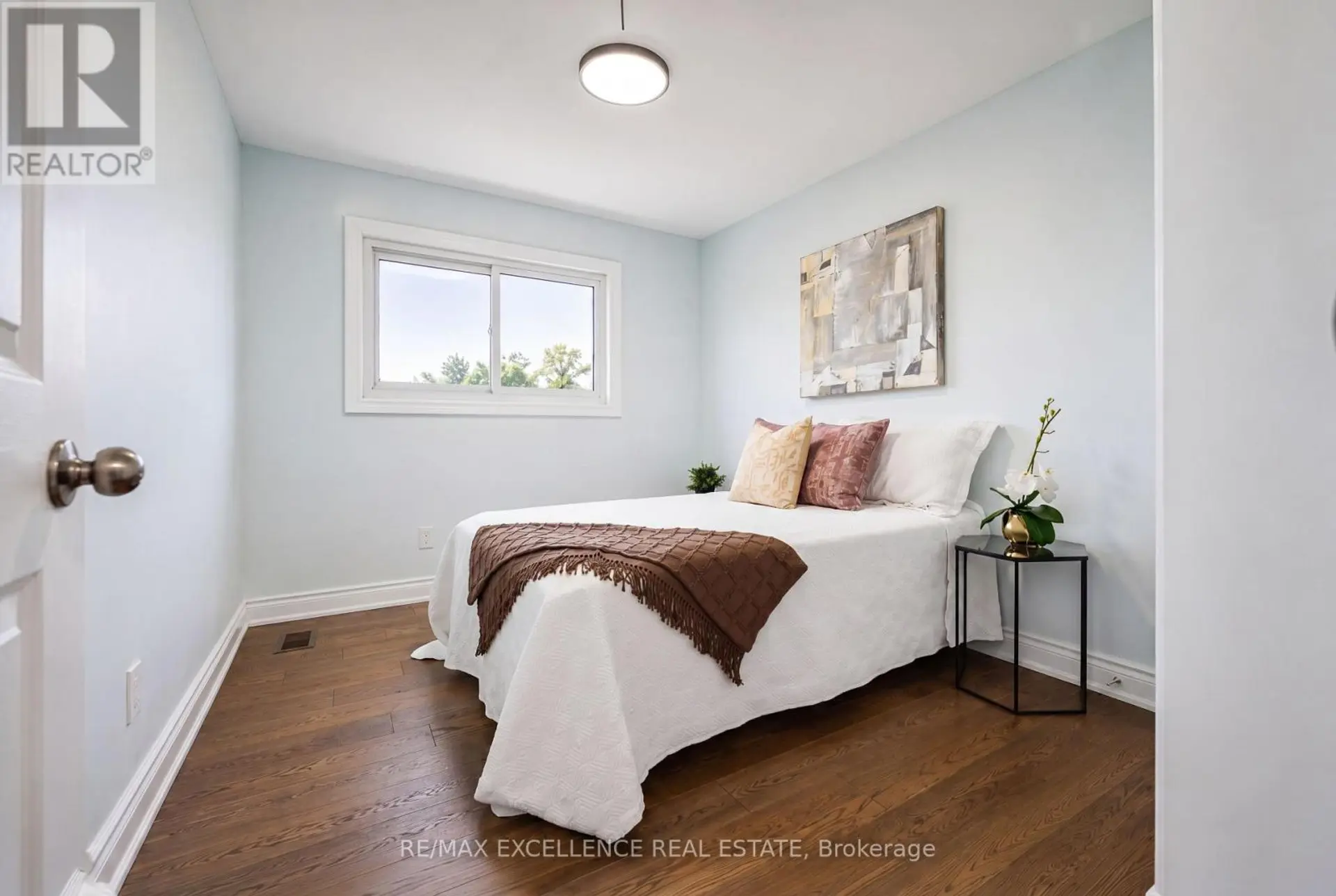 5 TULIP DRIVE - Image 10