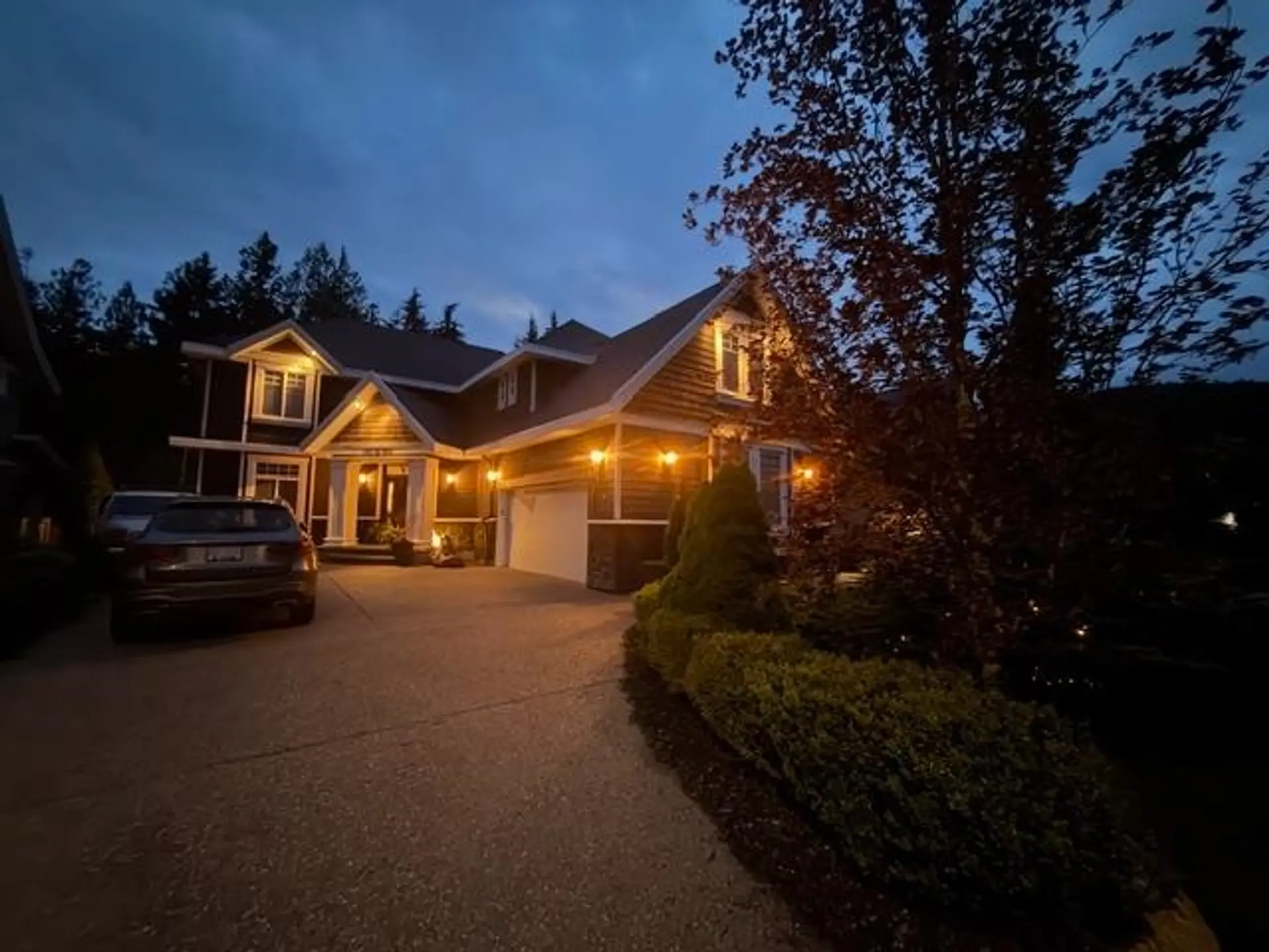 Property at 1012 Jay Crescent, Squamish, BC