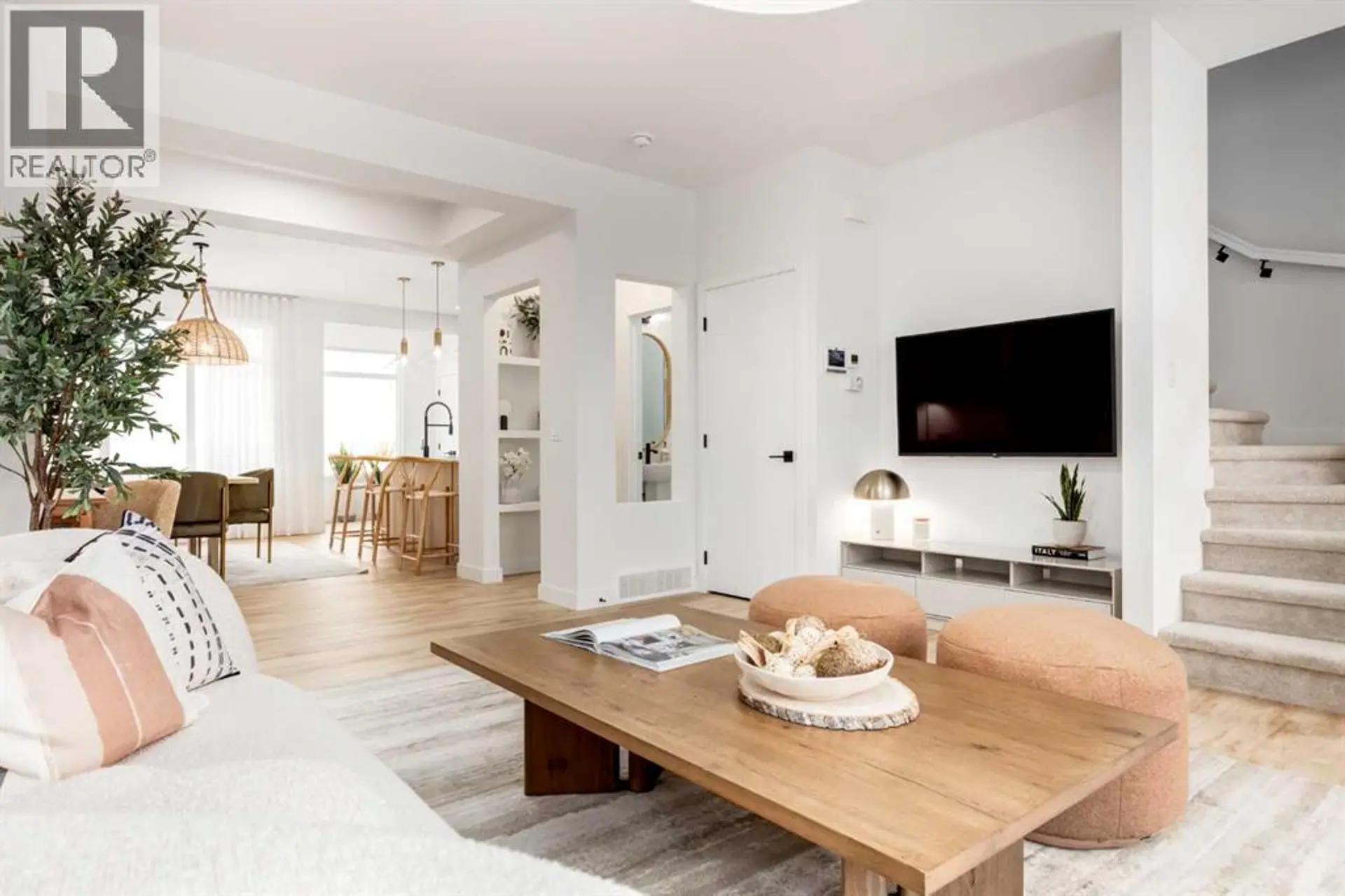 361 Cobblestone Gate - Image 2
