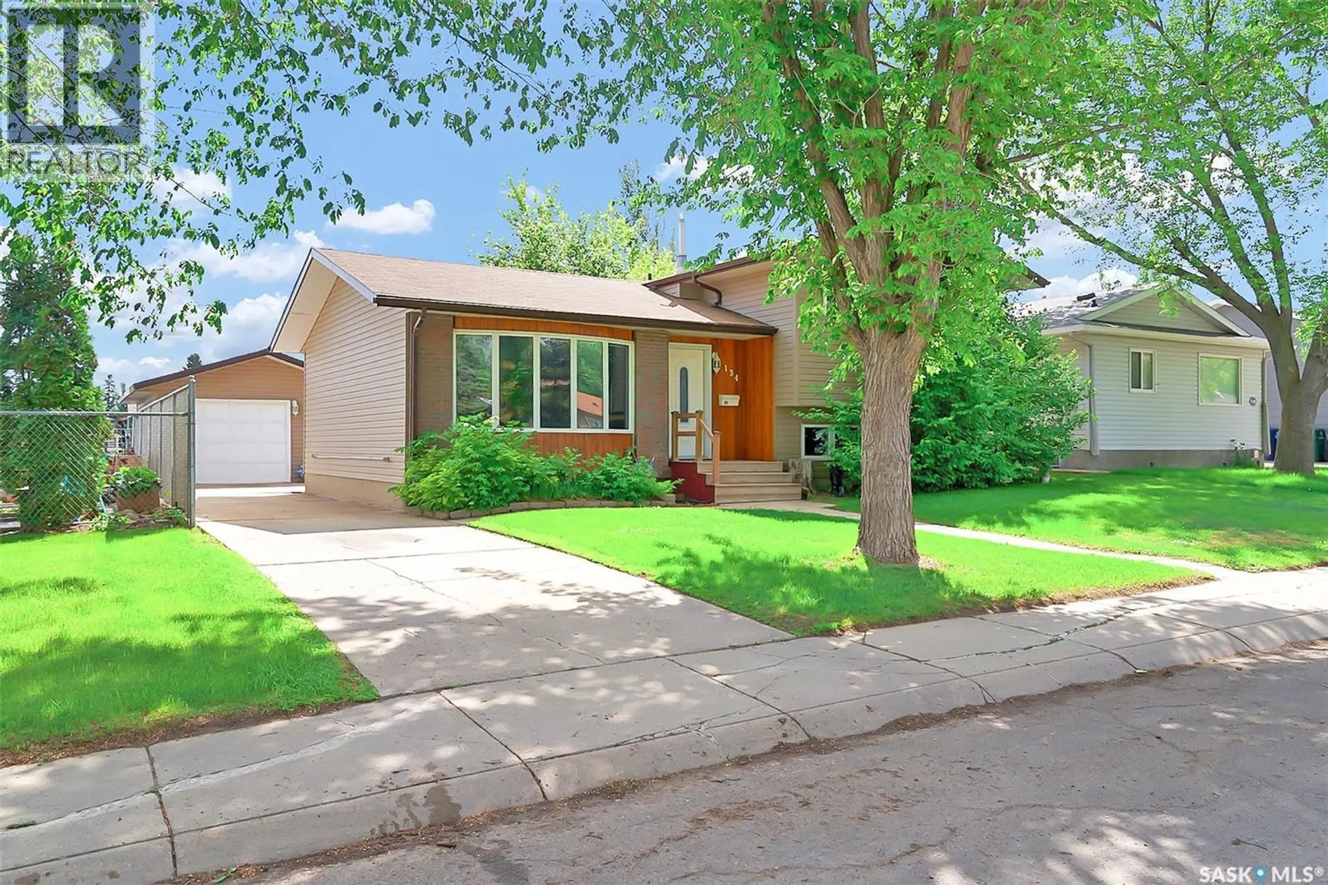 Property at 134 Devonshire CRESCENT, Saskatoon, SK