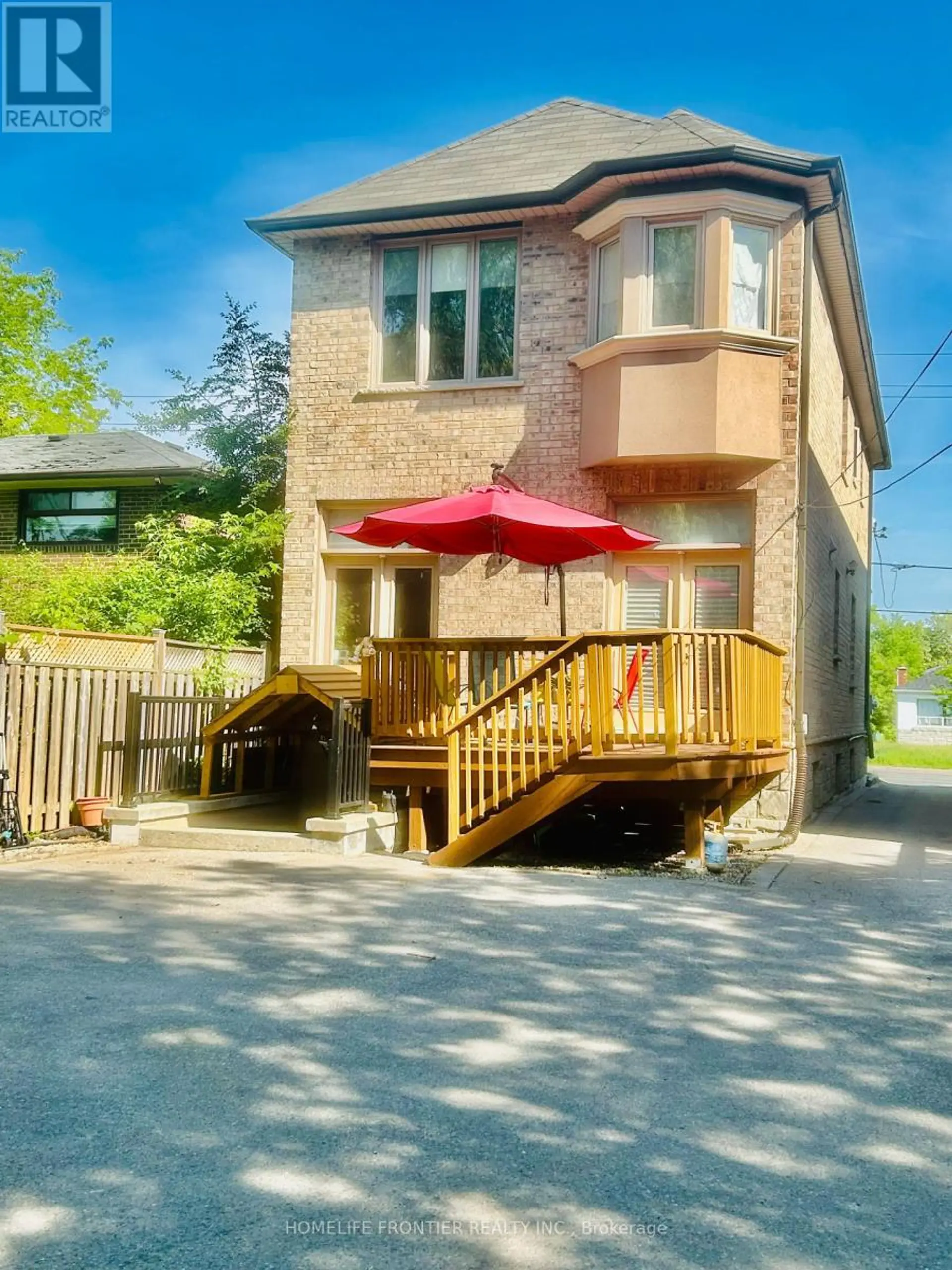 183 FINCH AVENUE E - Image 3