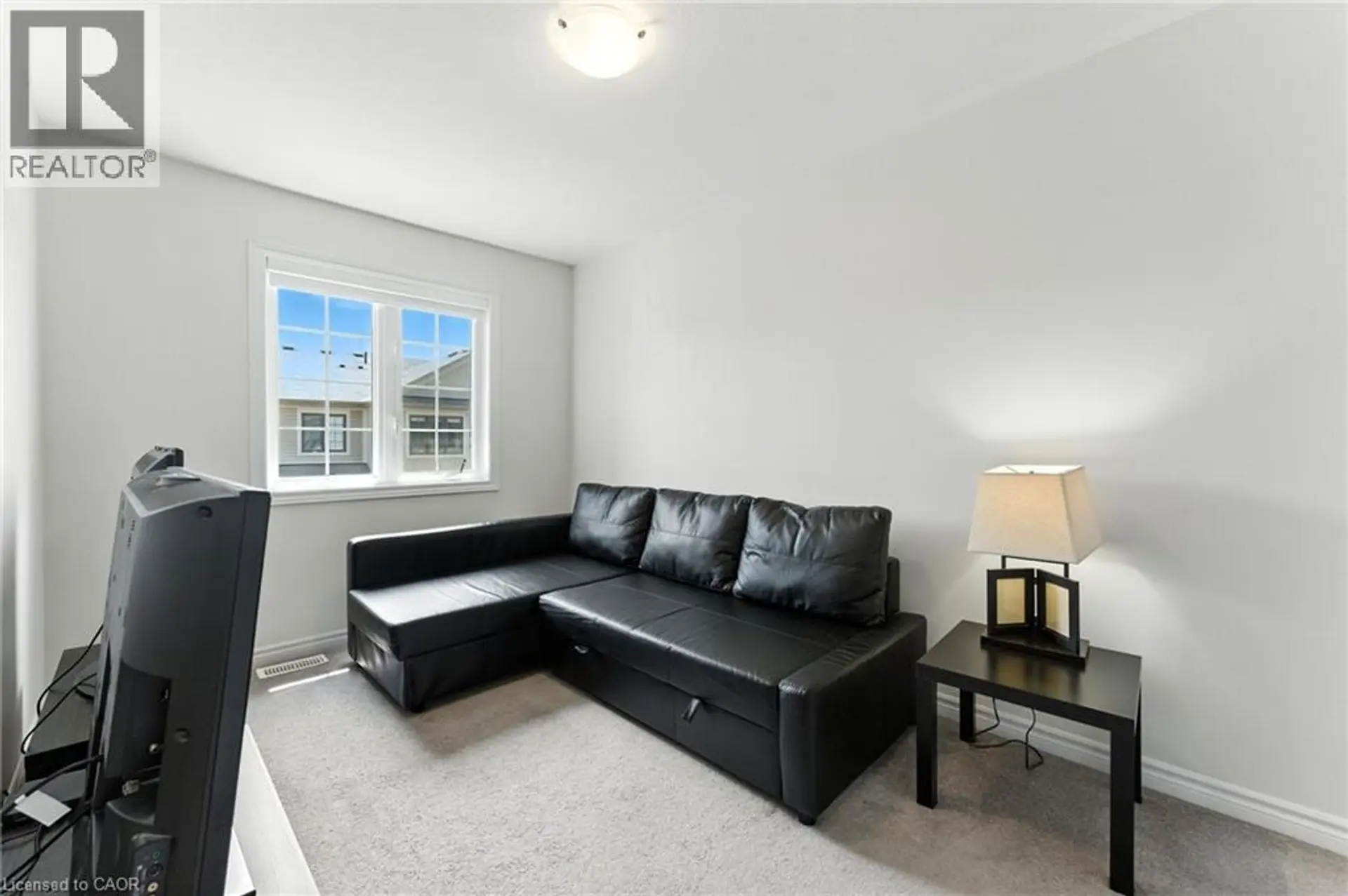 #37 377 GLANCASTER Road - Image 19