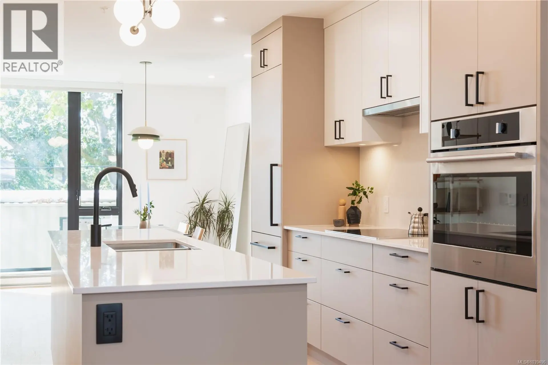#3 909 Redfern St - Image 9