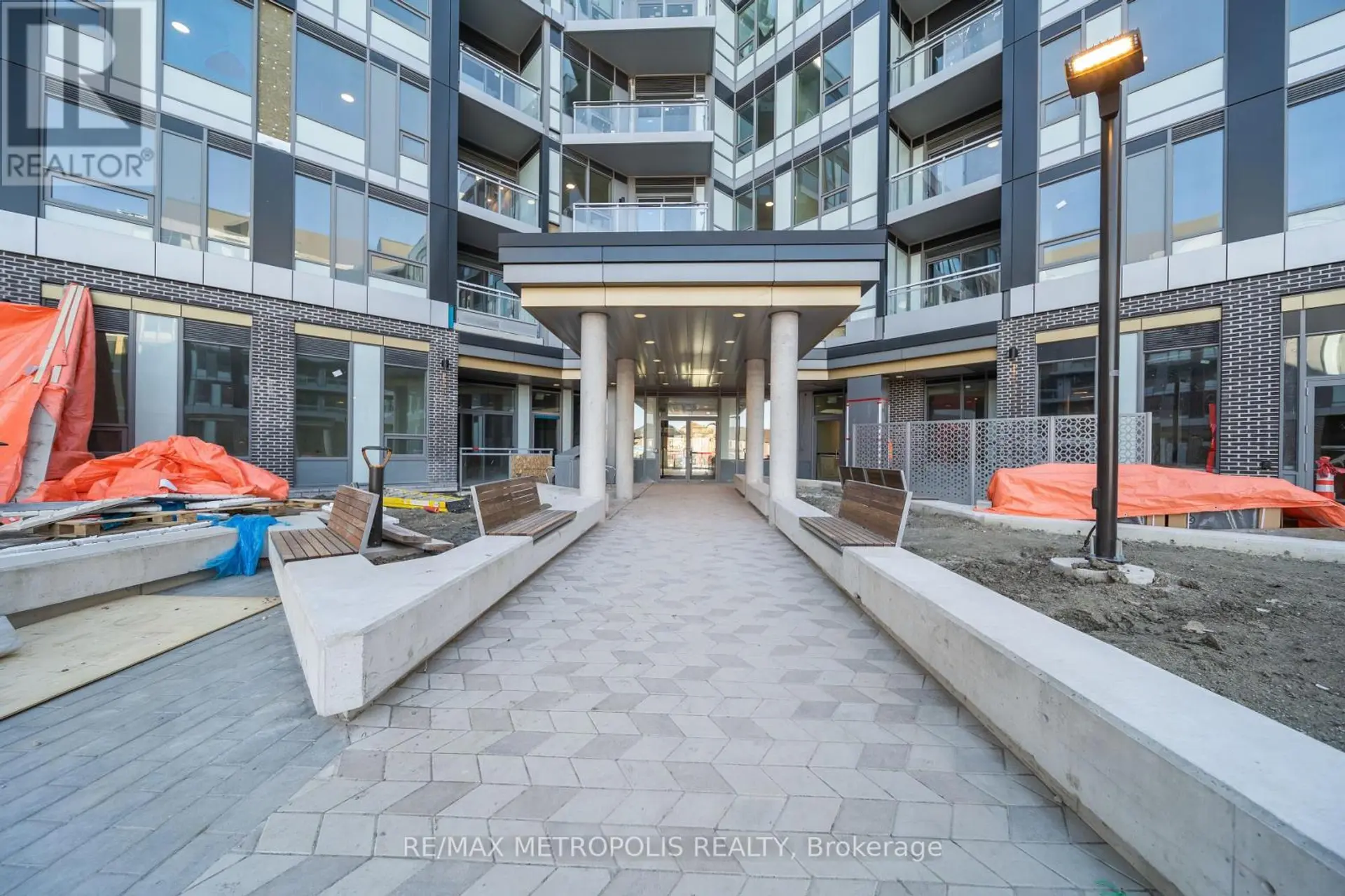 #103 2501 SAW WHET BOULEVARD - Image 19
