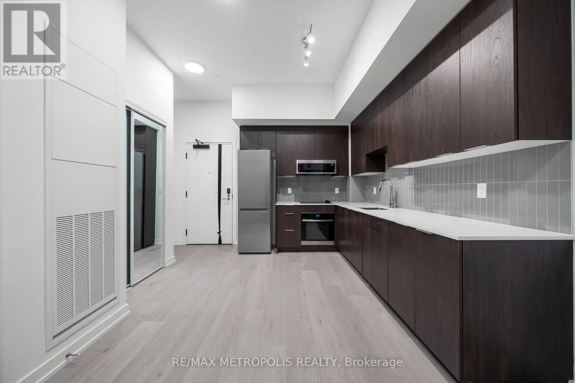 #103 2501 SAW WHET BOULEVARD - Image 8