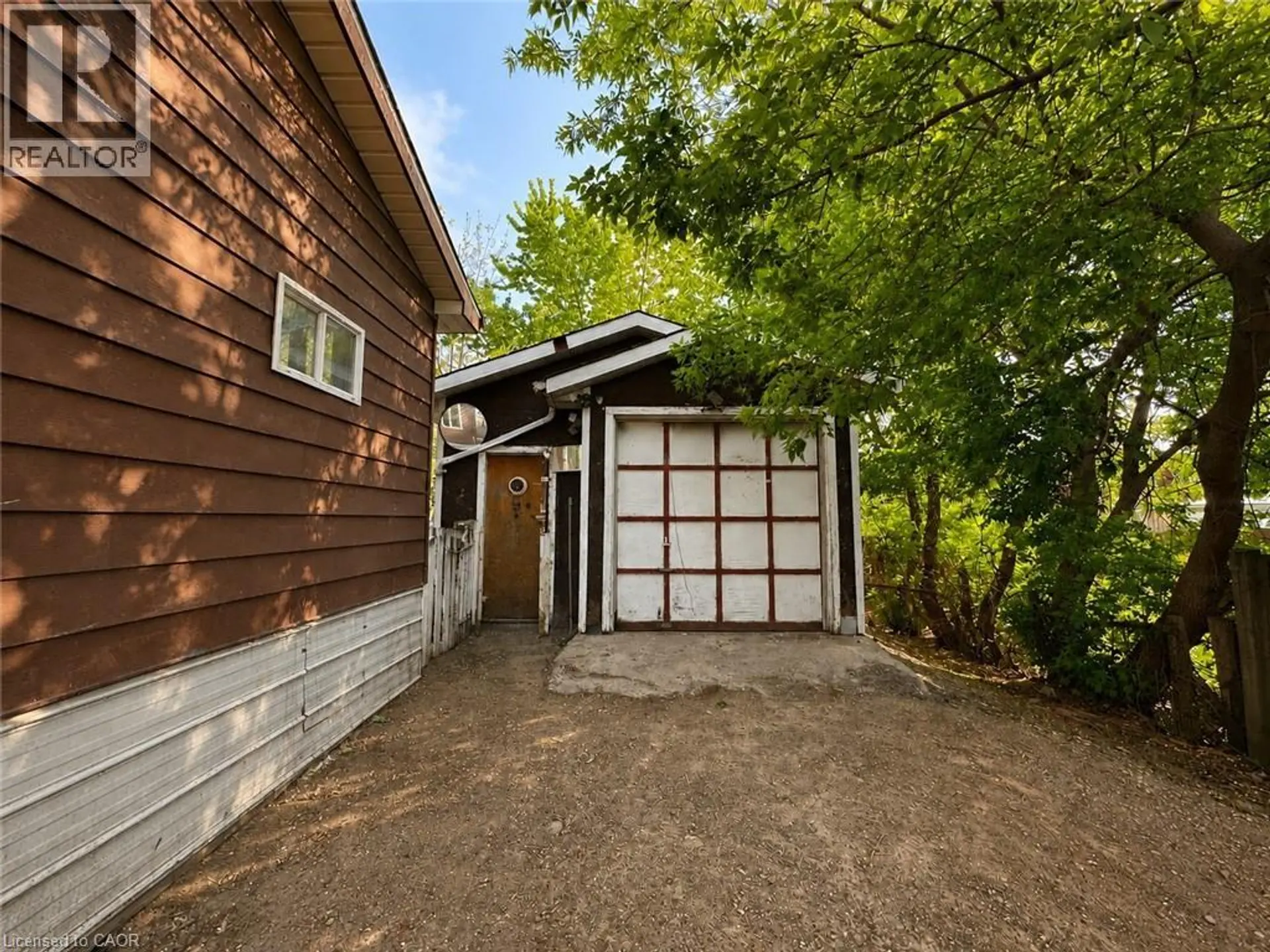 27 OAK Street - Image 11