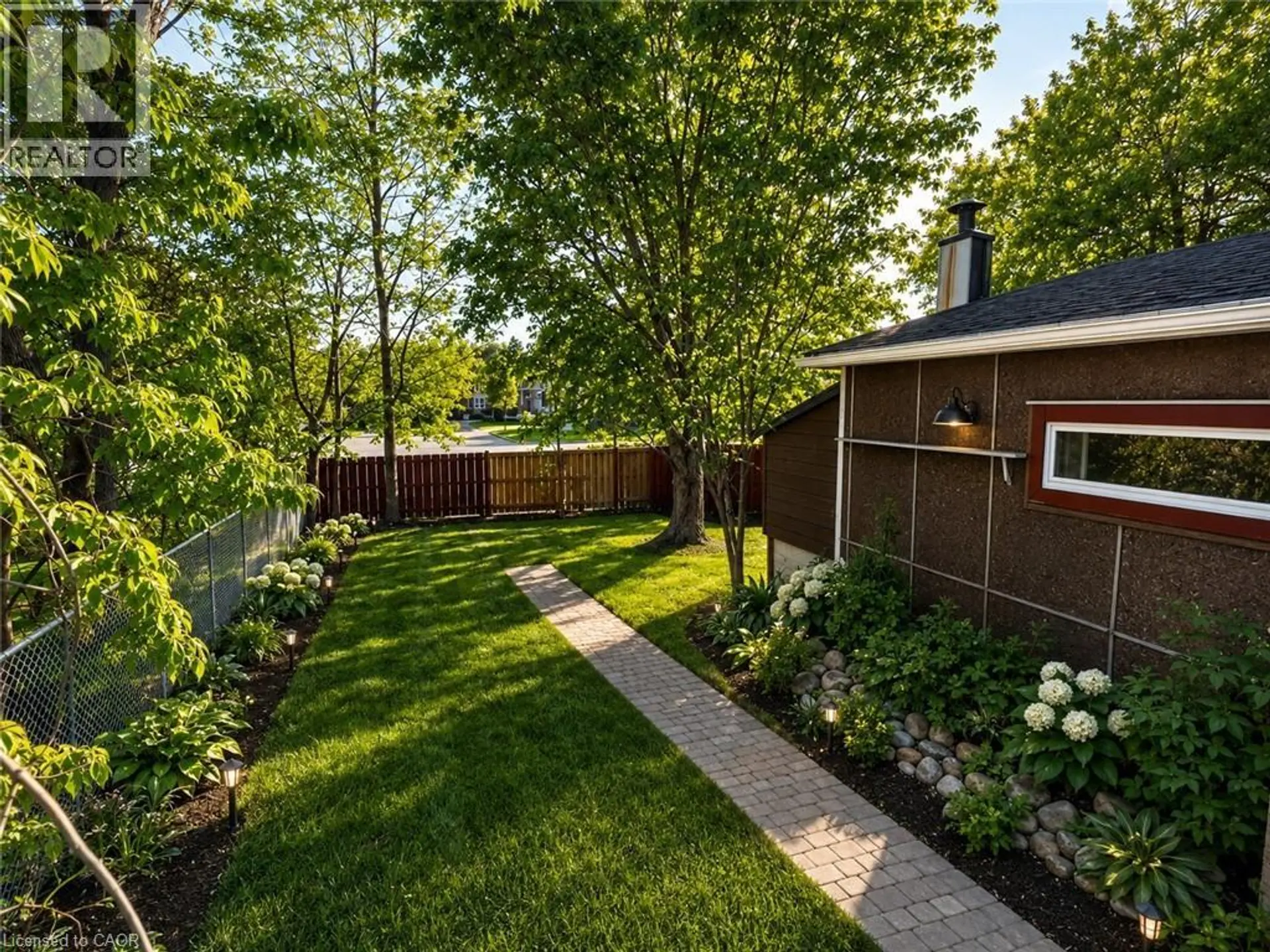 27 OAK Street - Image 15
