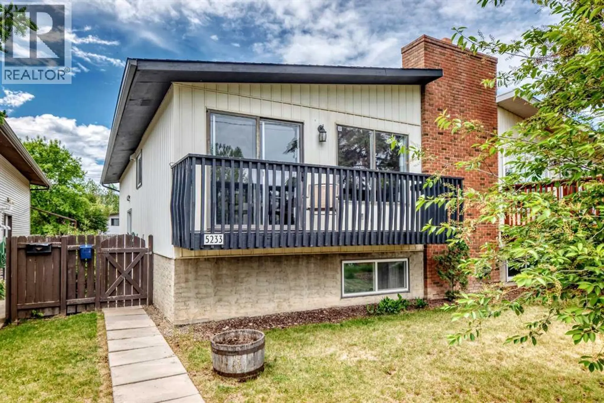 Property at 5233 17 Avenue NW, Calgary, AB