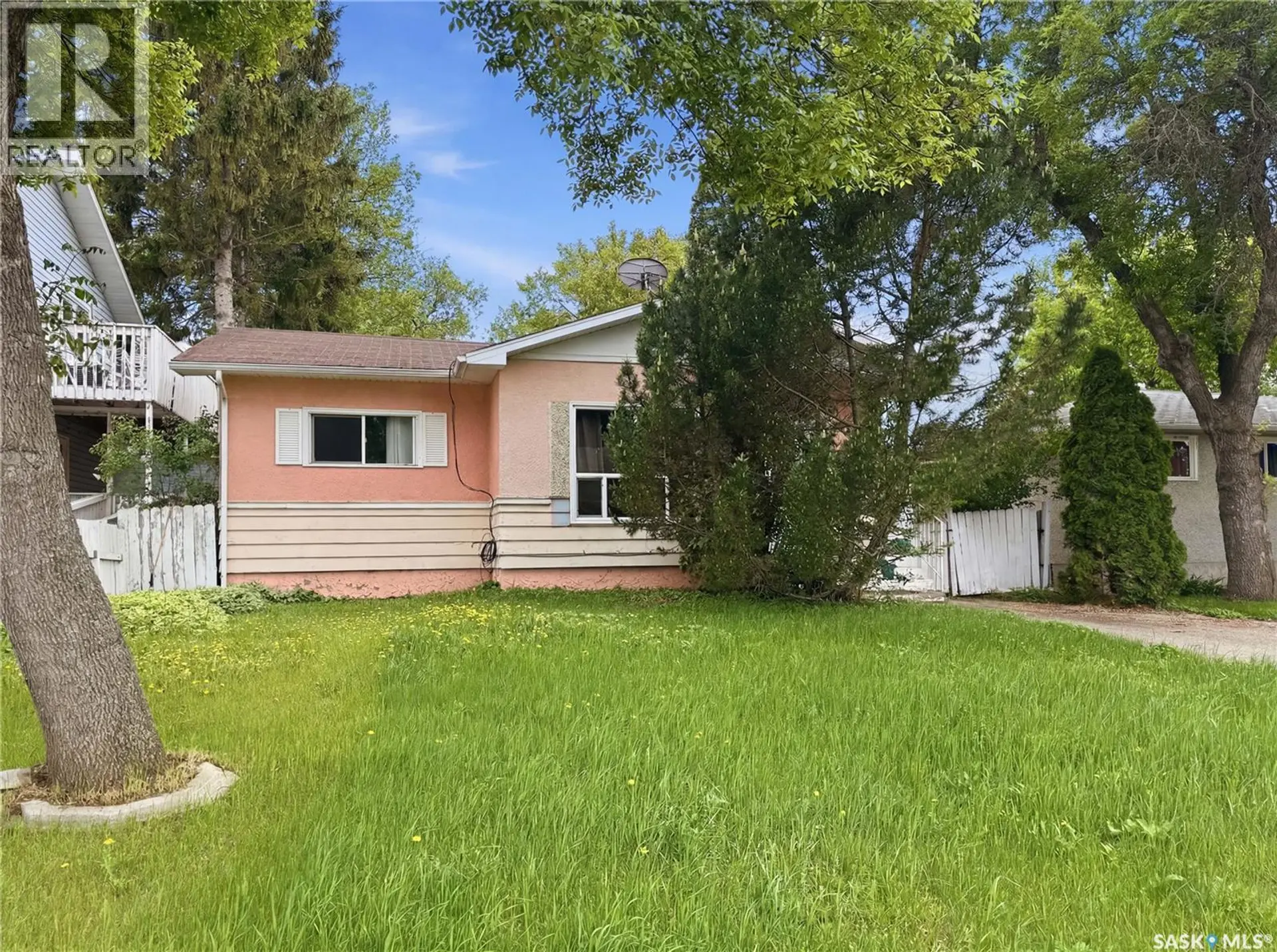 1041 3rd STREET E - Image 3