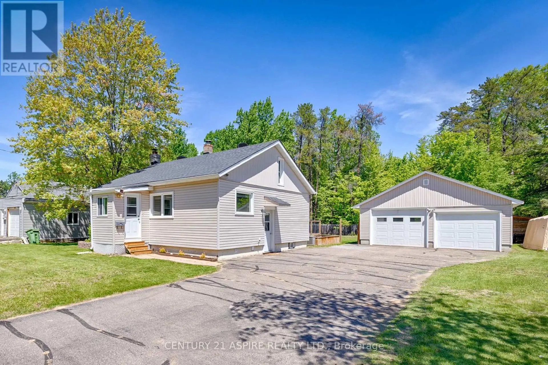 Property at 64 LAURENTIAN DRIVE, Petawawa, ON