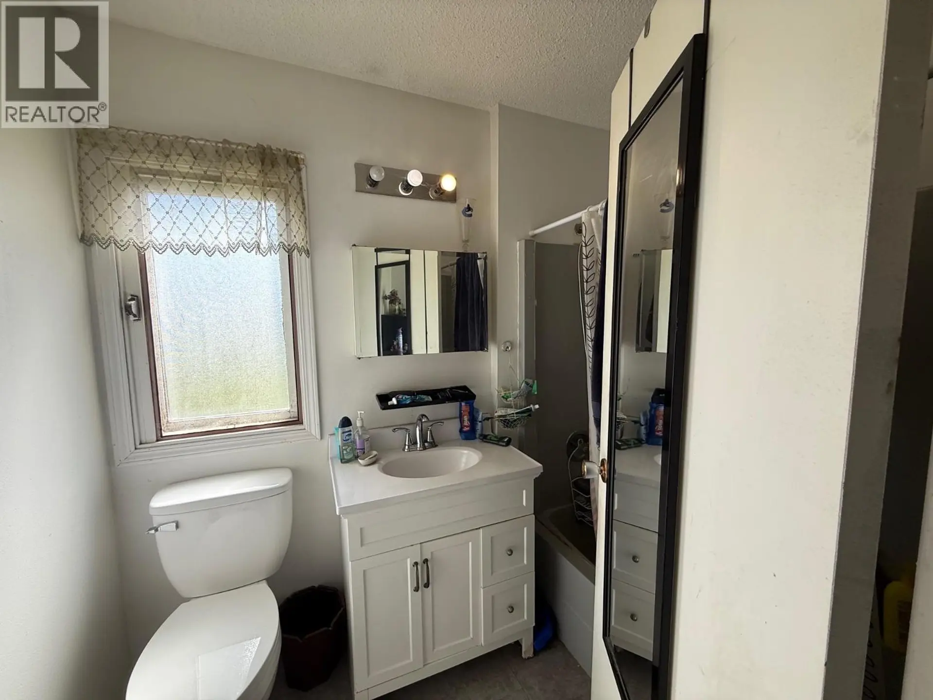 4372 12TH AVENUE - Image 10