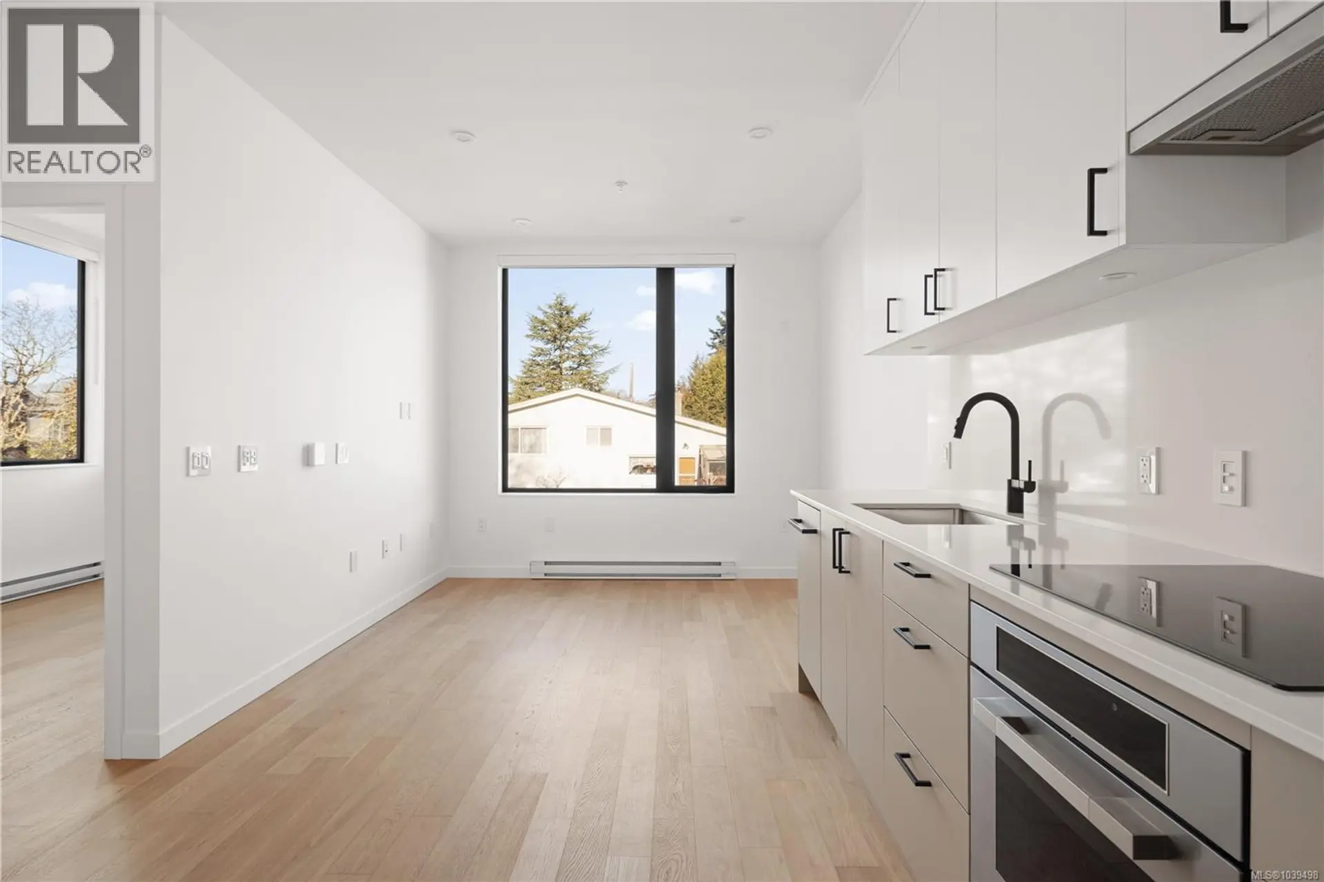 #9 907 Redfern St W - Image 13