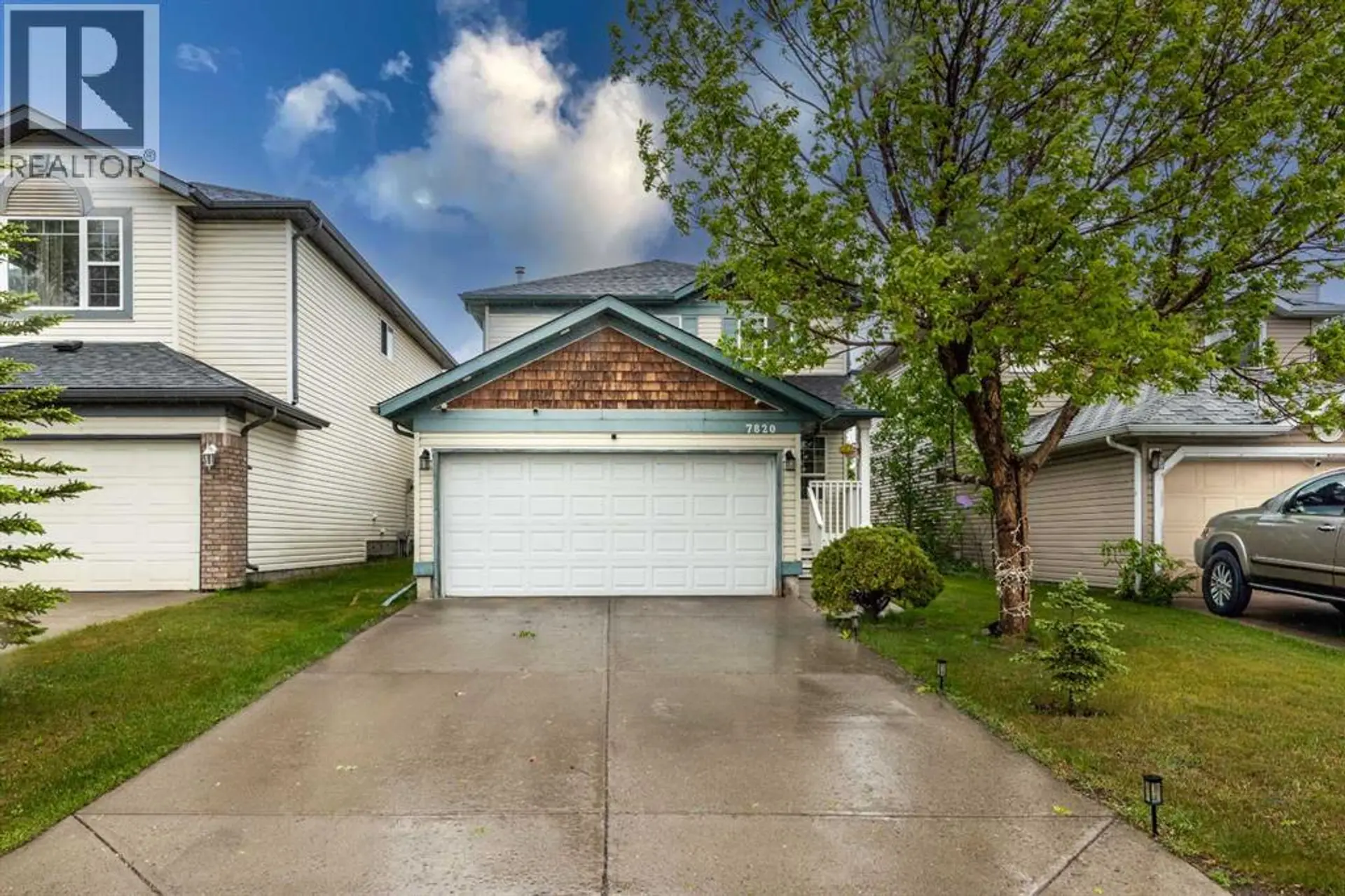 Property at 7820 Laguna Way NE, Calgary, AB