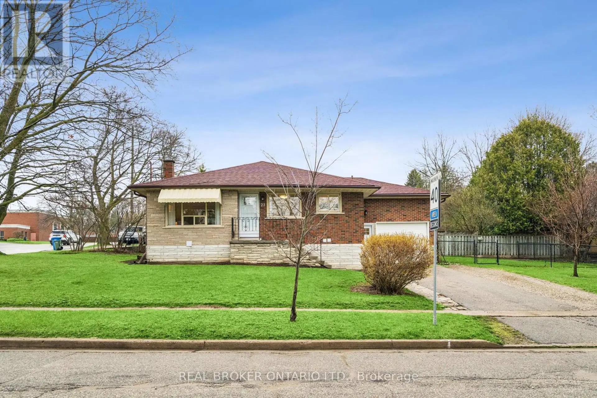 Property at 23 KNIGHTSWOOD BOULEVARD, Guelph, ON