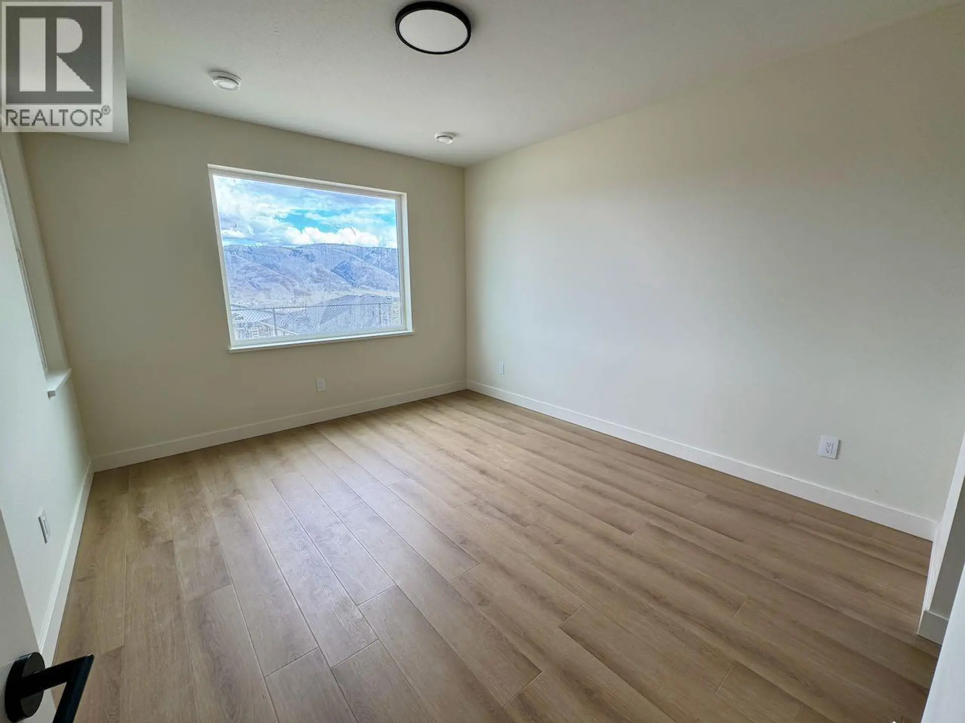 1660 Camas Court - Image 14