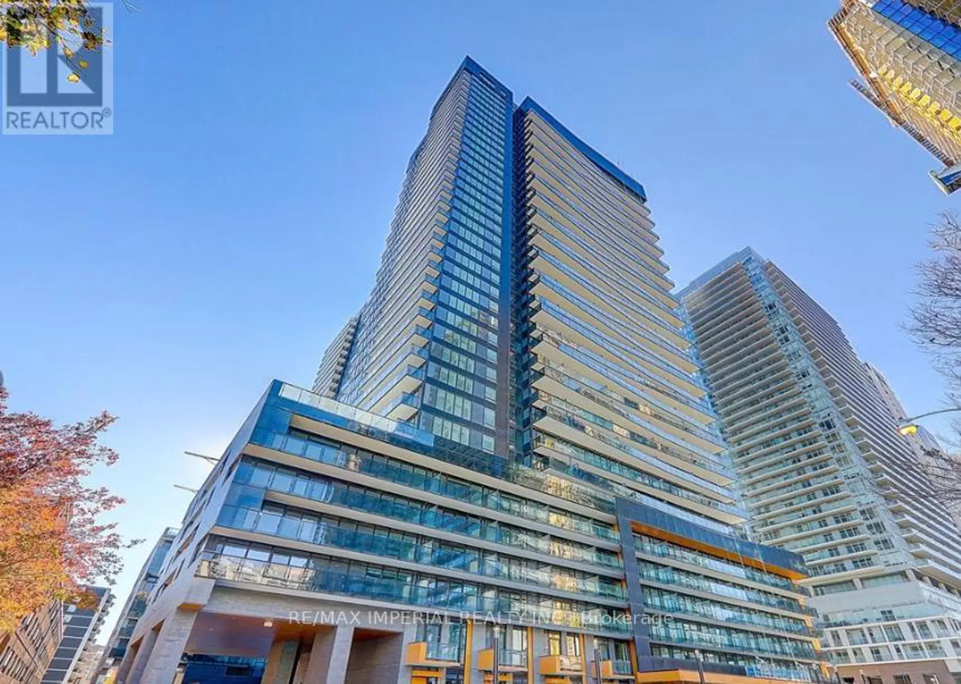 #1611 117 BROADWAY AVENUE - Image 2