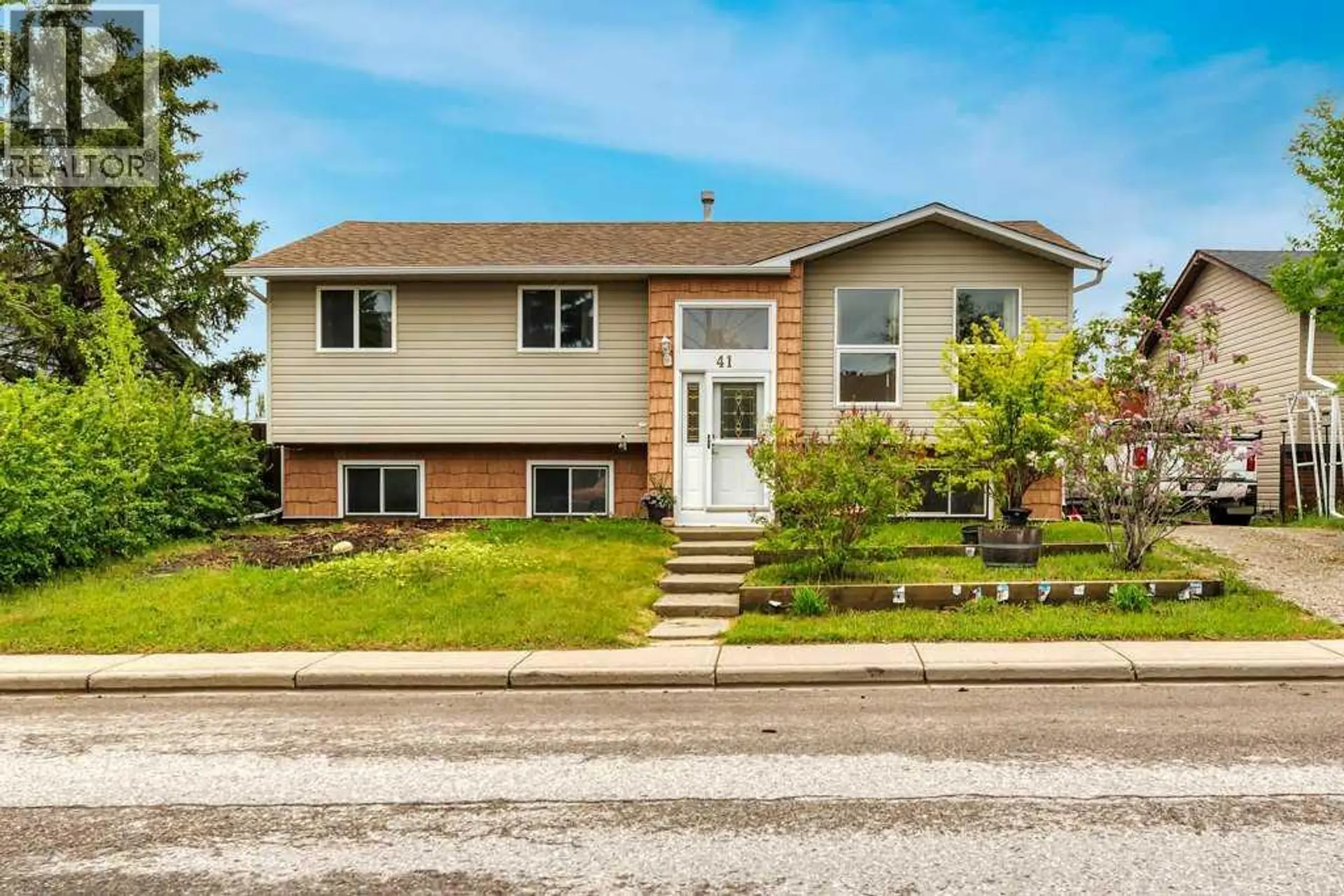 Property at 41 Brentwood Drive, Strathmore, AB