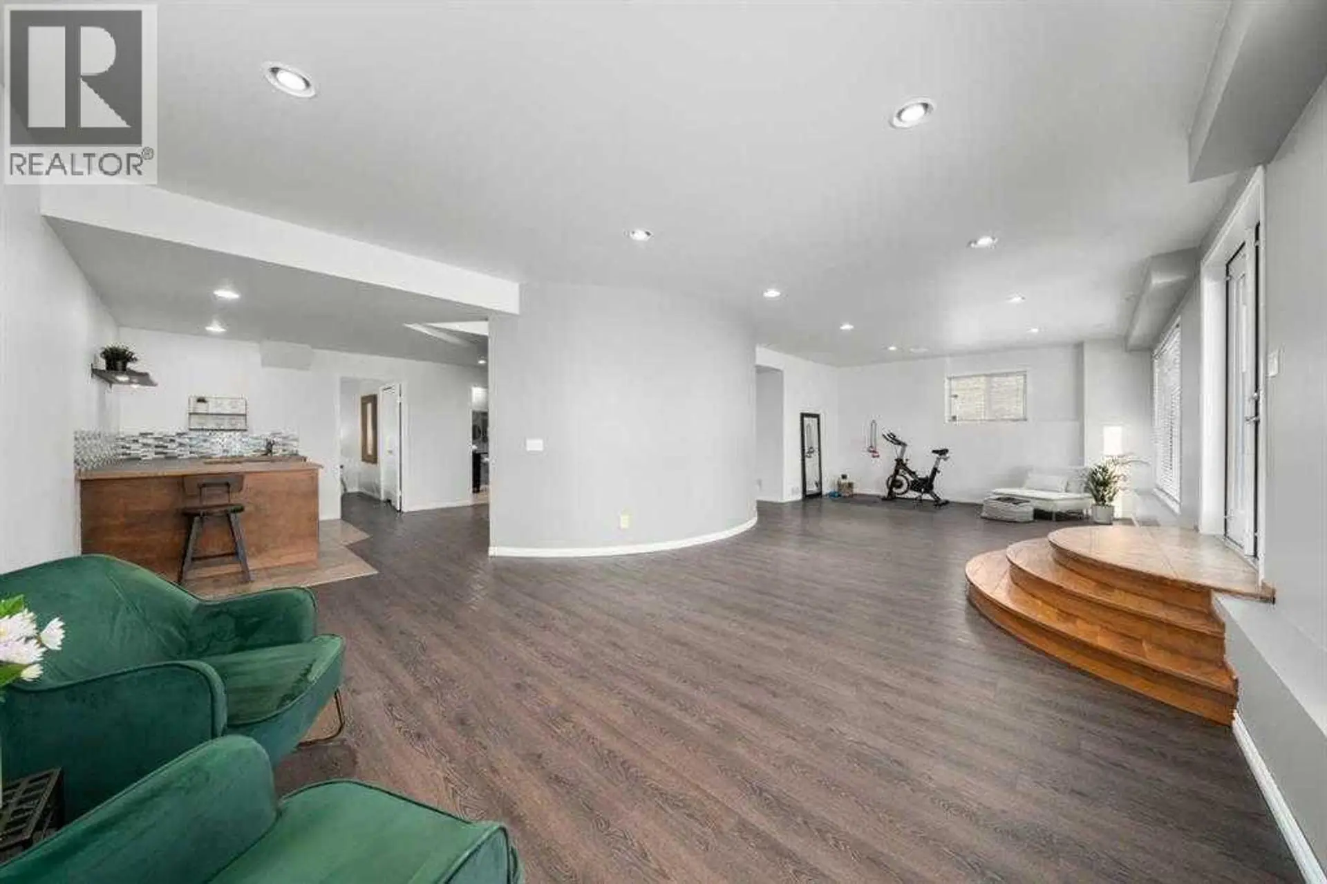 32 Evercreek Bluffs Crescent SW - Image 9