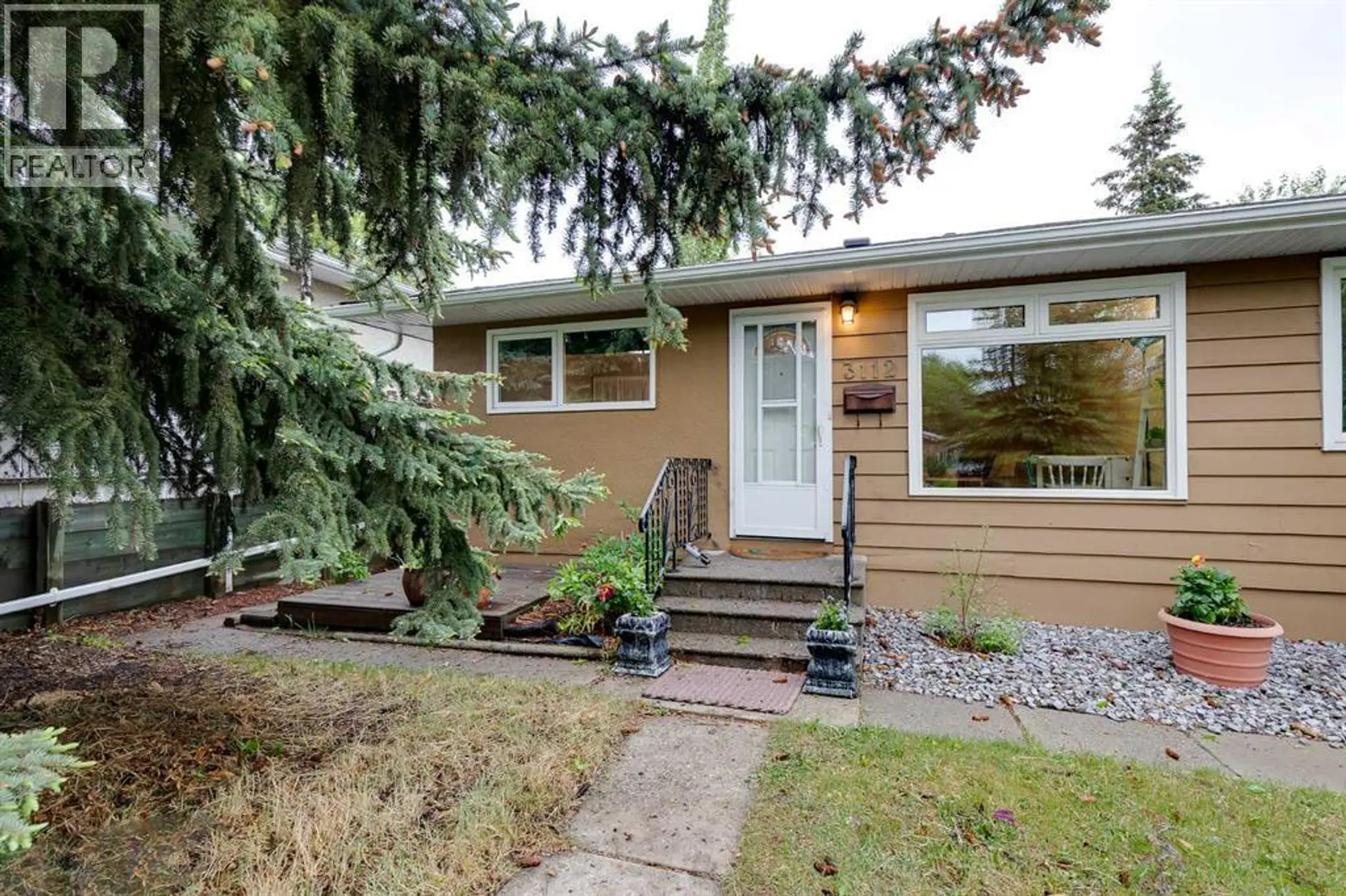 Property at 3112 42 Street SW, Calgary, AB